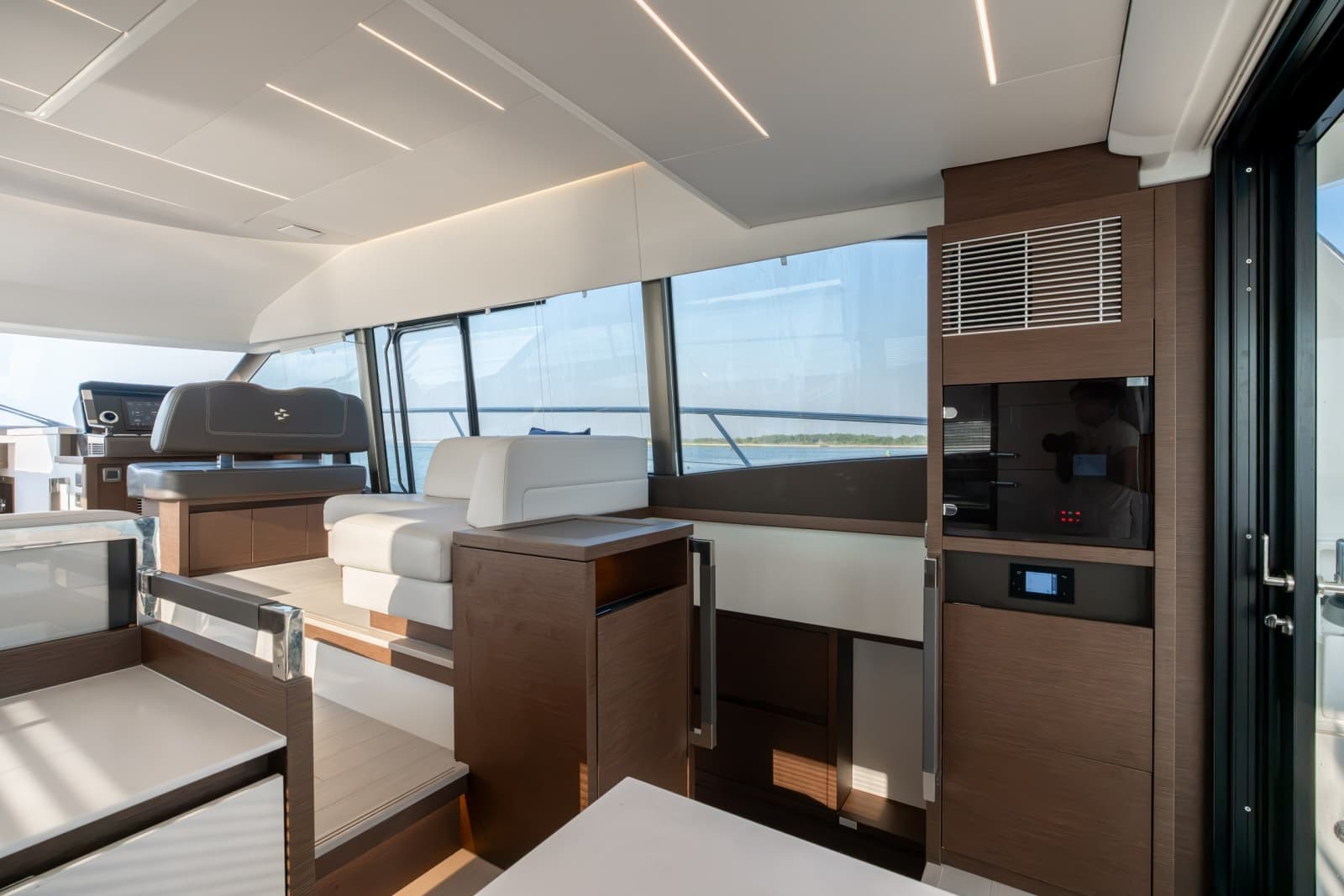 2024 Prestige 520 - Photo 21