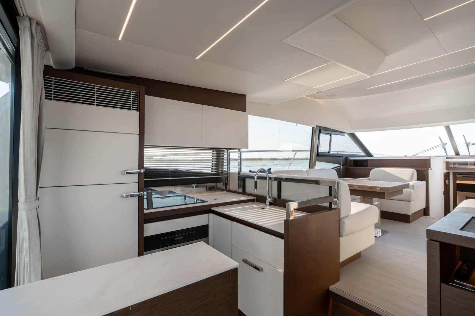 2024 Prestige 520 - Photo 18