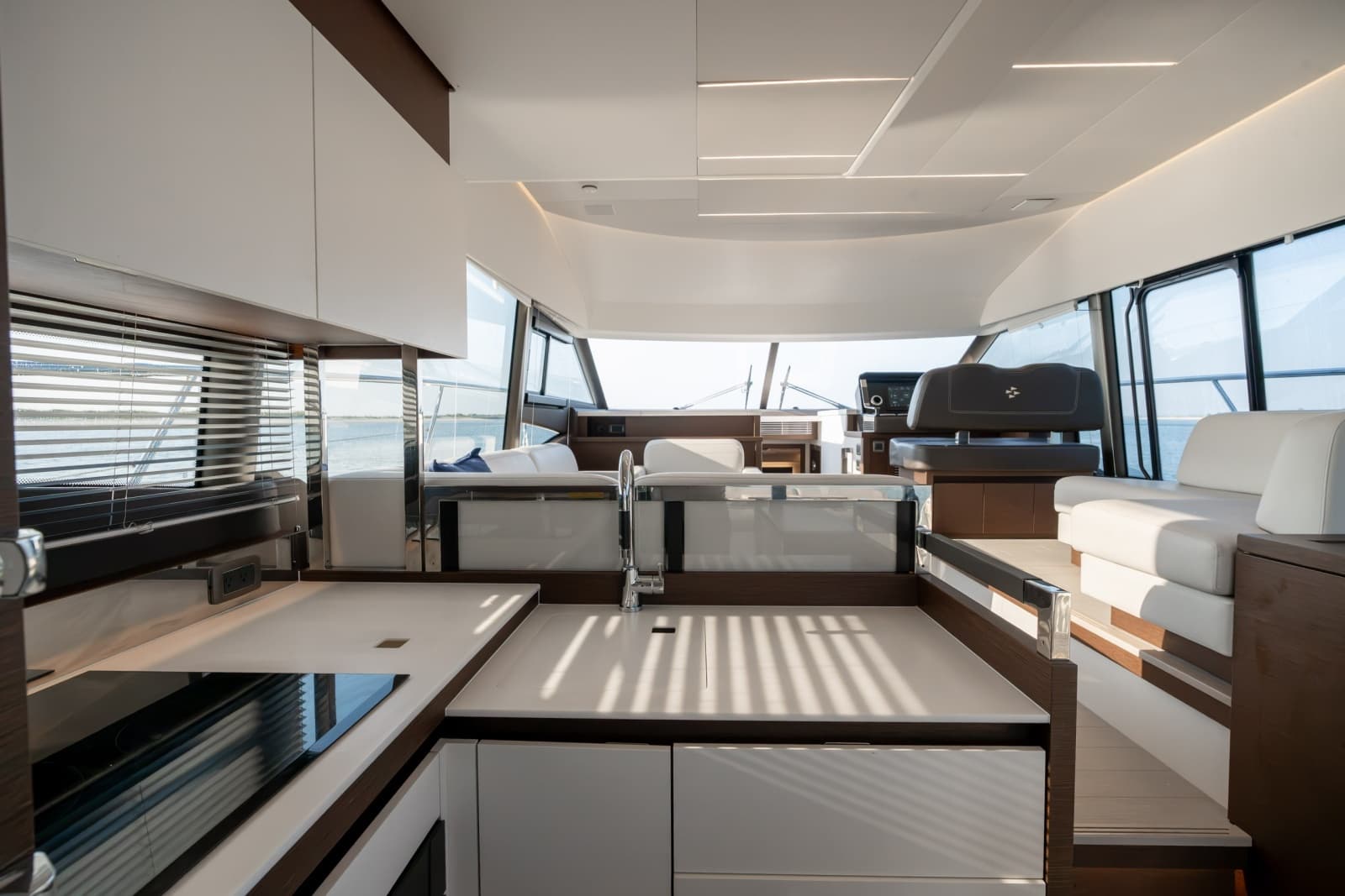 2024 Prestige 520 - Photo 17