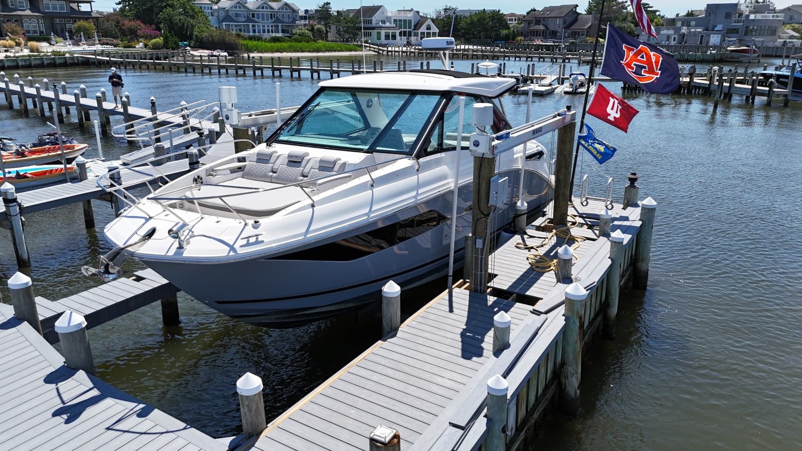 2023 Sea Ray 320 Sundancer - Photo 11