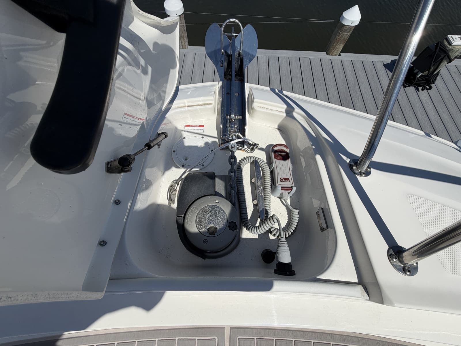 2023 Sea Ray 320 Sundancer - Photo 32