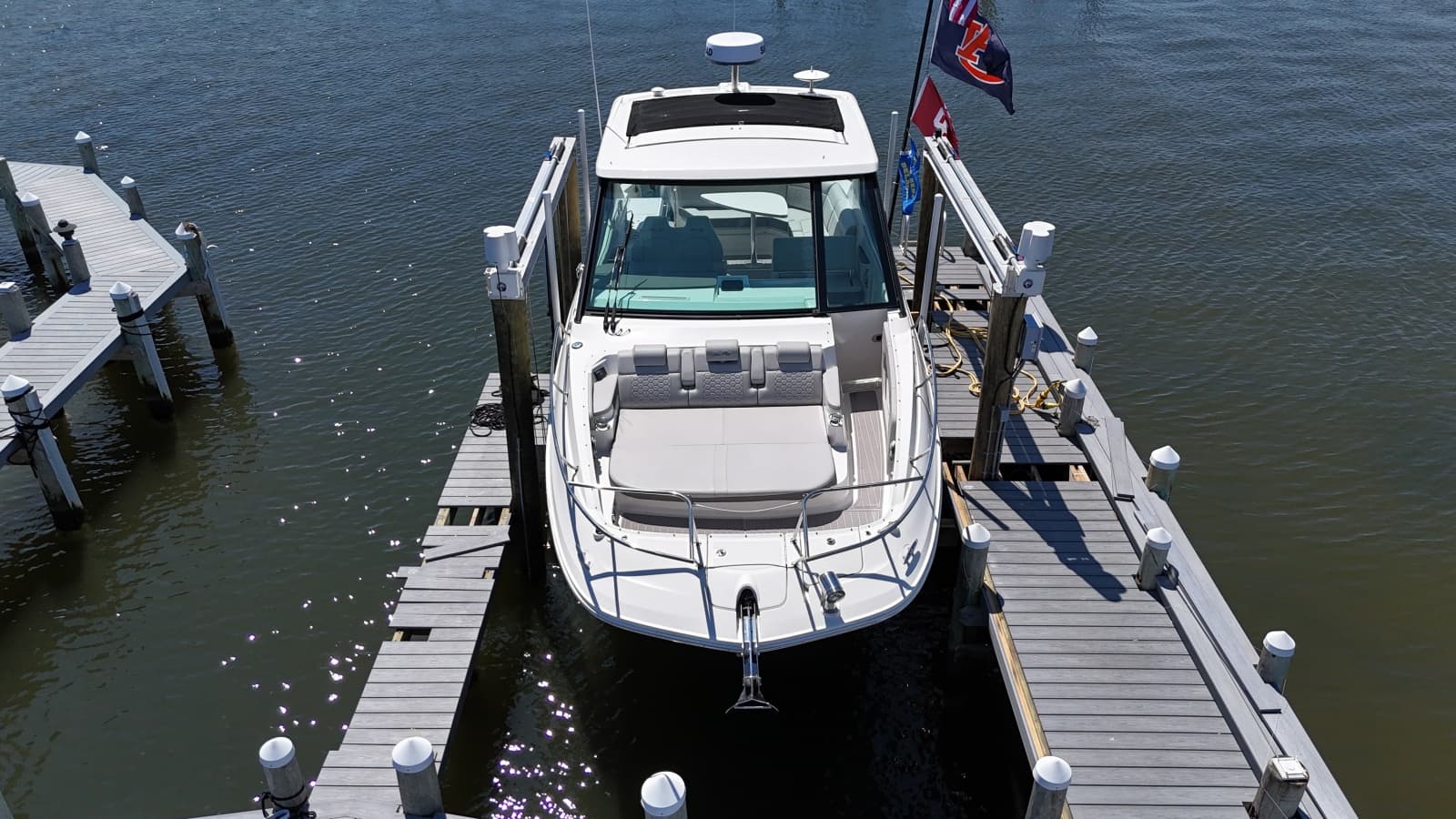 2023 Sea Ray 320 Sundancer - Photo 12