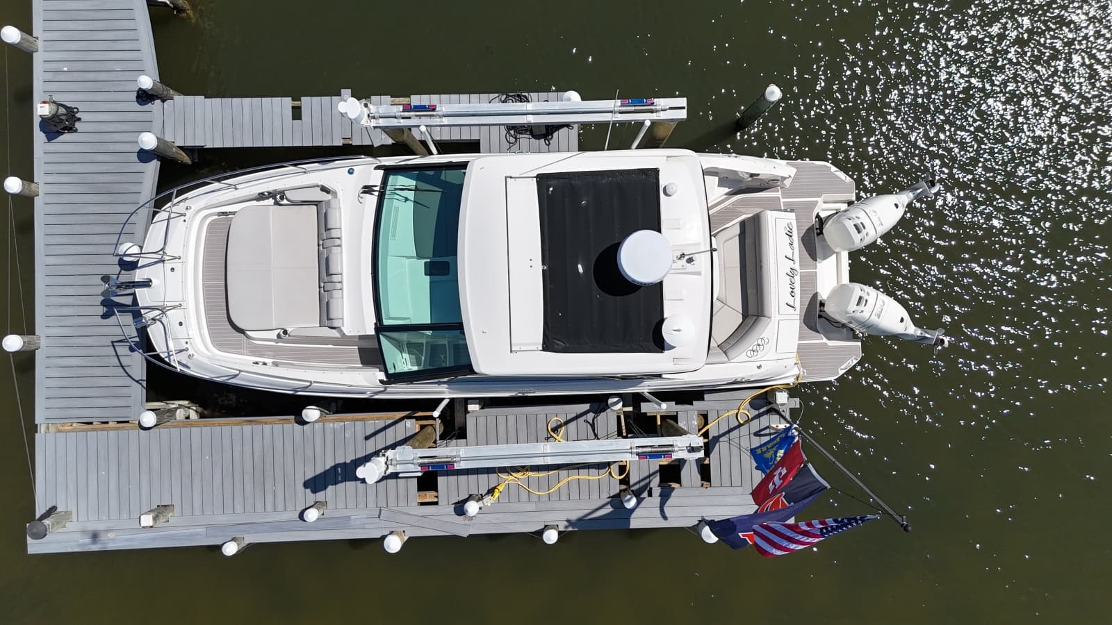 2023 Sea Ray 320 Sundancer - Photo 13