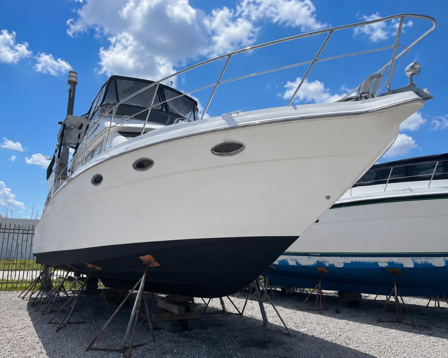 1997 Cruisers Yachts 3950 - Photo 19