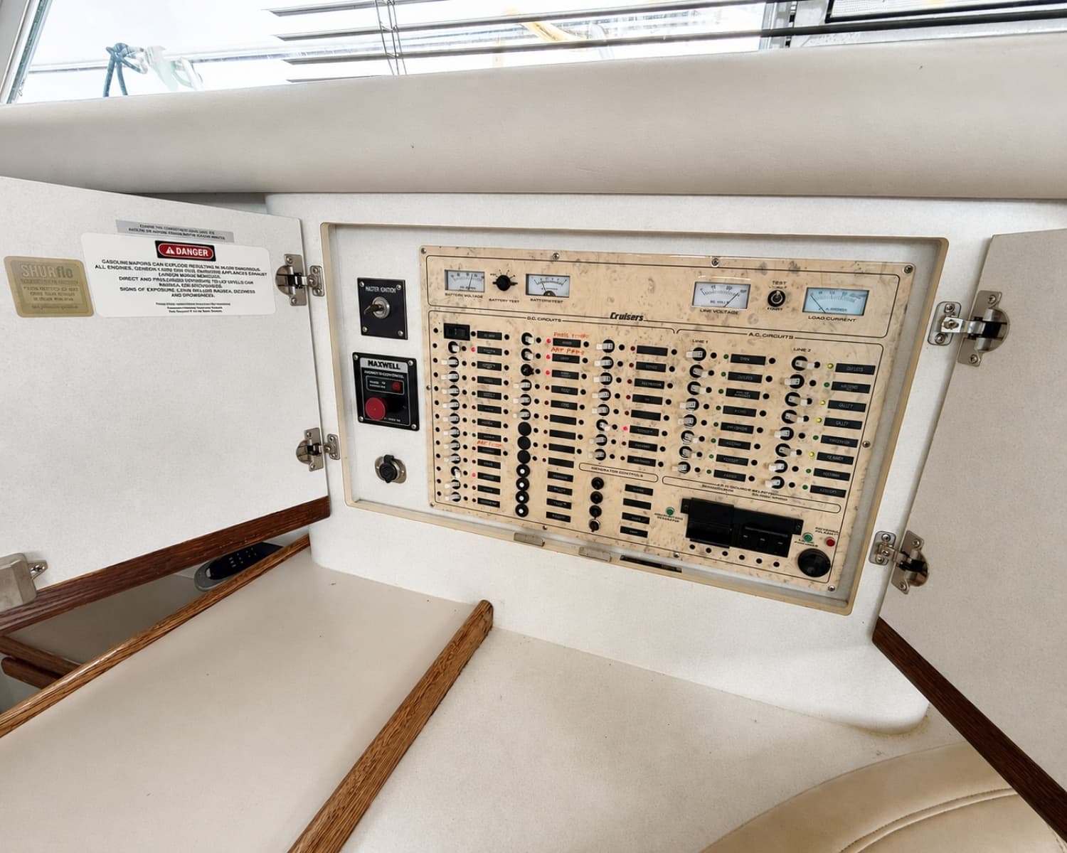 1997 Cruisers Yachts 3950 - Photo 18