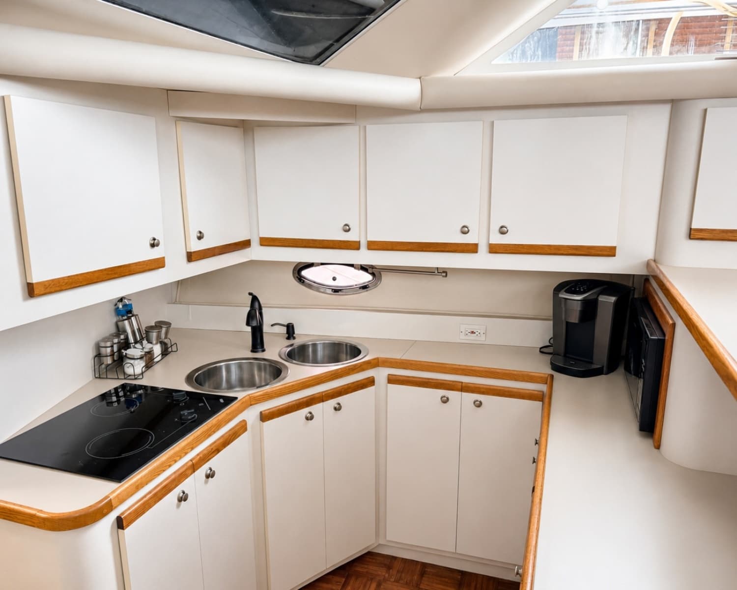 1997 Cruisers Yachts 3950 - Photo 11