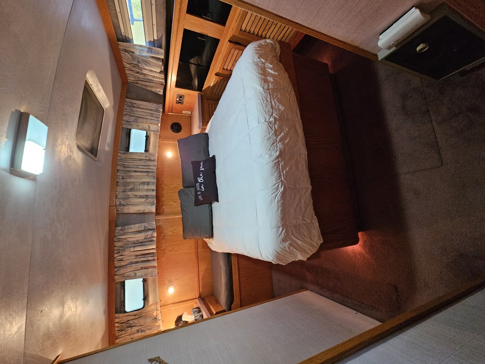 1988 Silverton 40 Aft Cabin - Photo 4