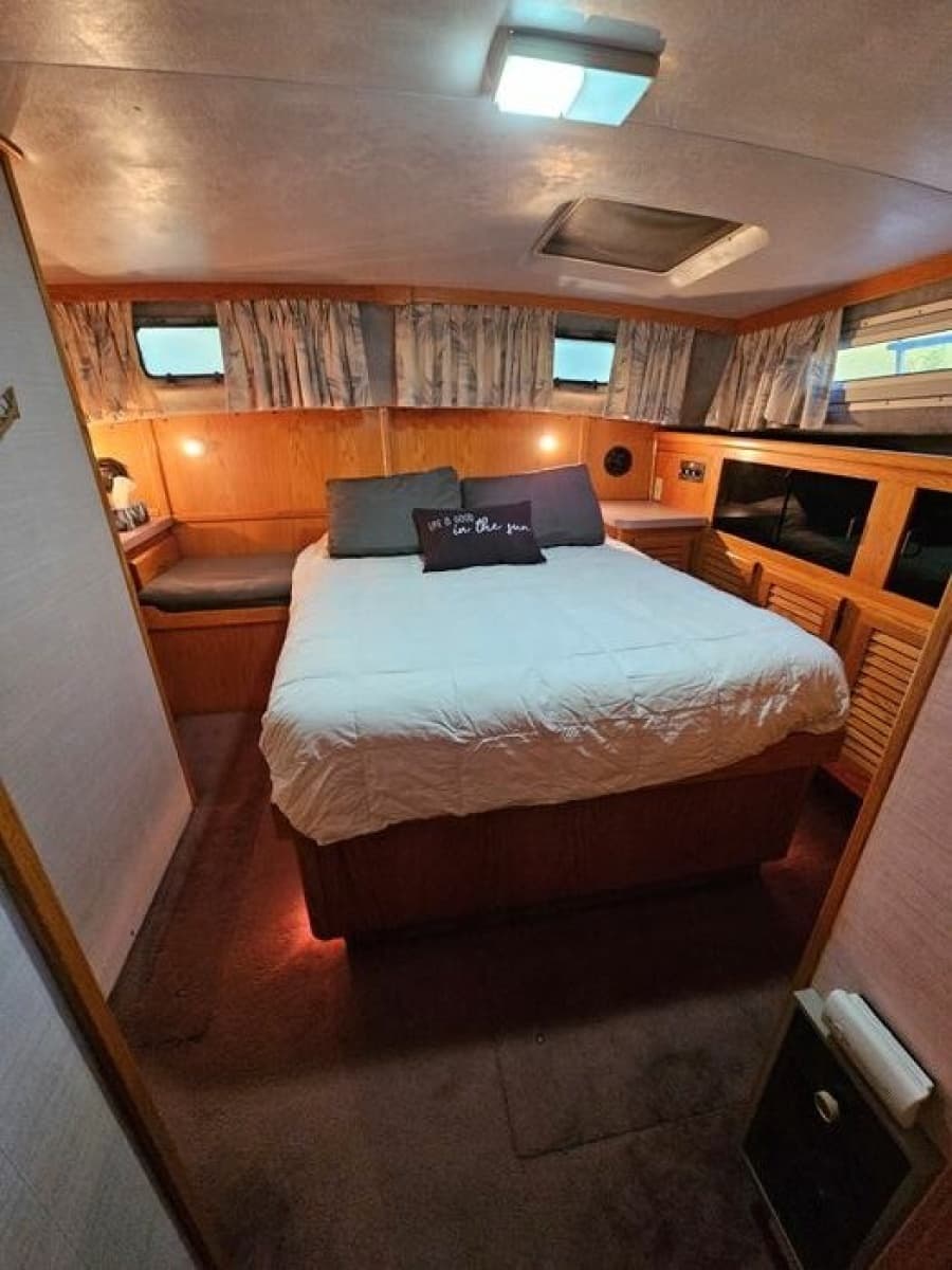 1988 Silverton 40 Aft Cabin - Photo 4