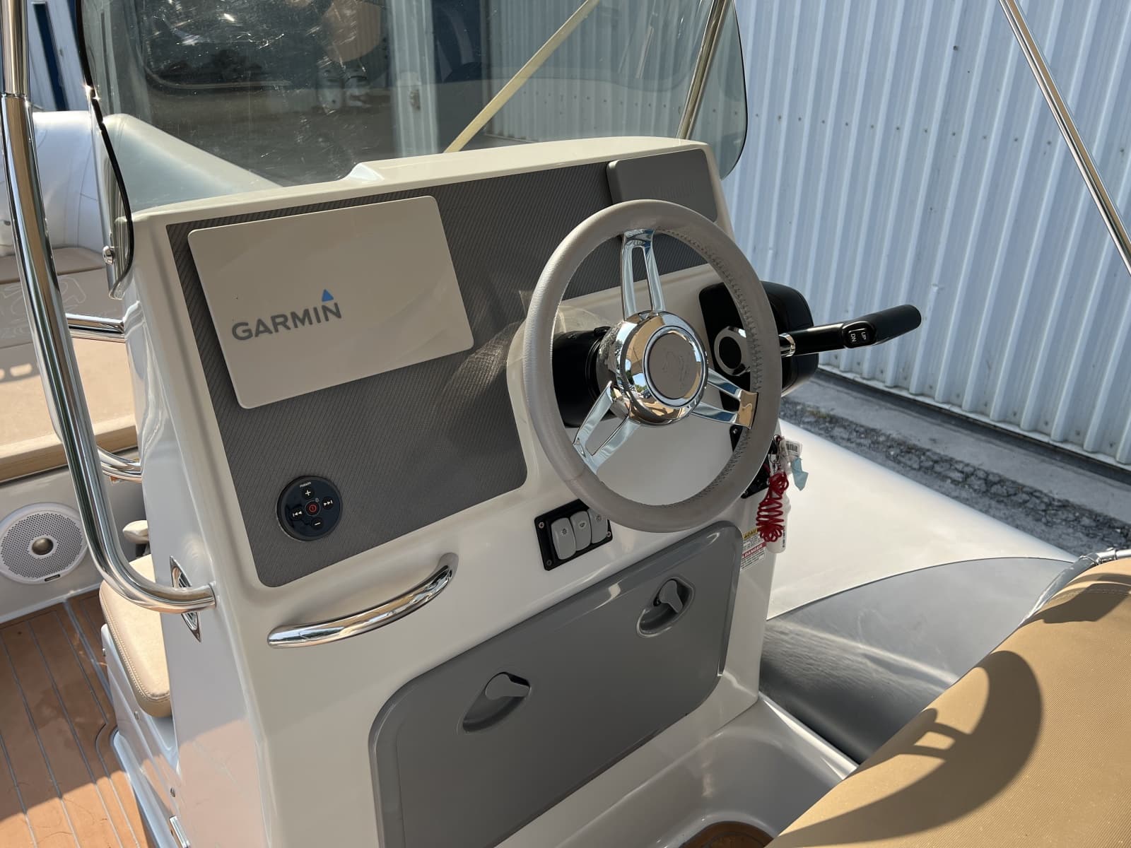 2018 Zodiac Medline 580 - Photo 16