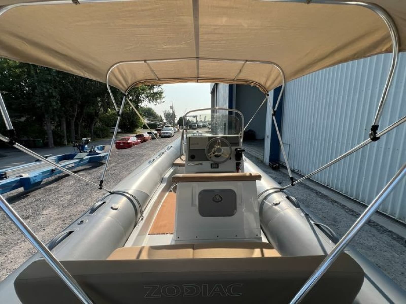 2018 Zodiac Medline 580 - Photo 17