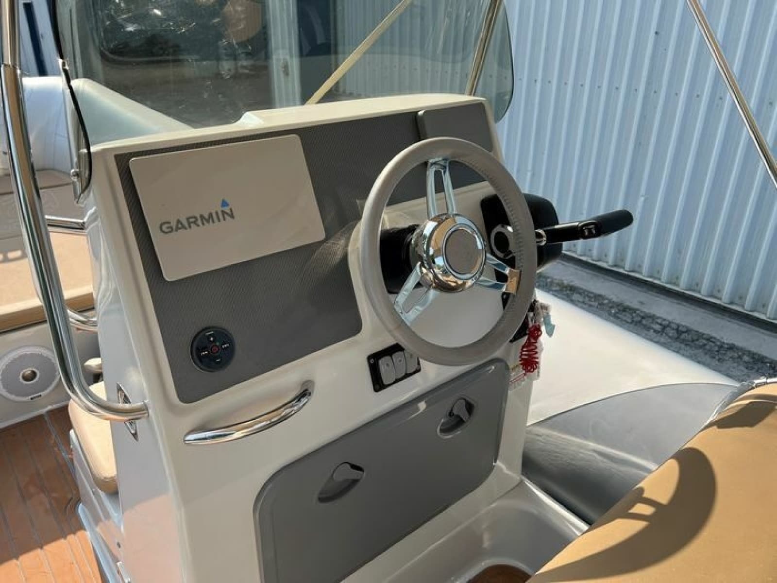 2018 Zodiac Medline 580 - Photo 16