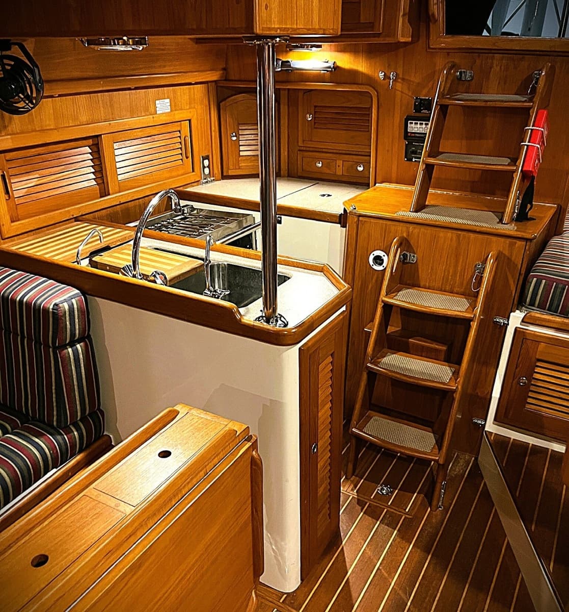 2000 Pacific Seacraft 37 - Photo 2