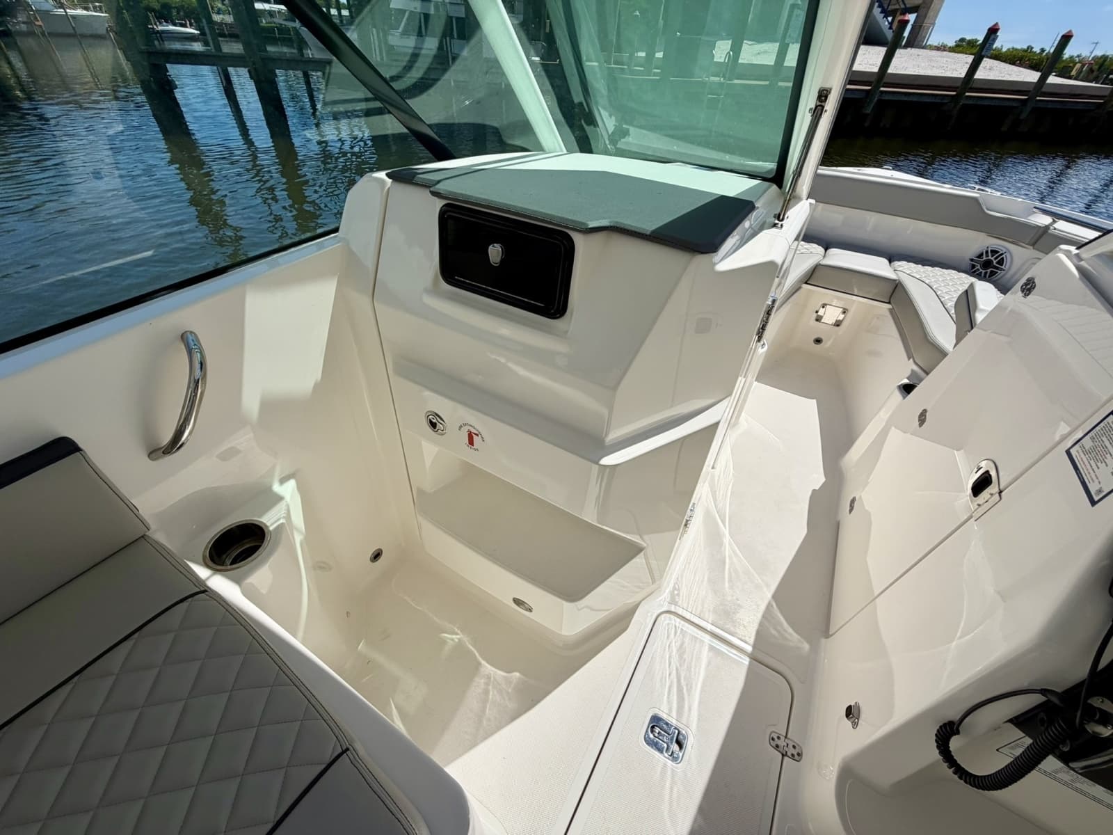 2022 Pursuit DC 266 Dual Console - Photo 31