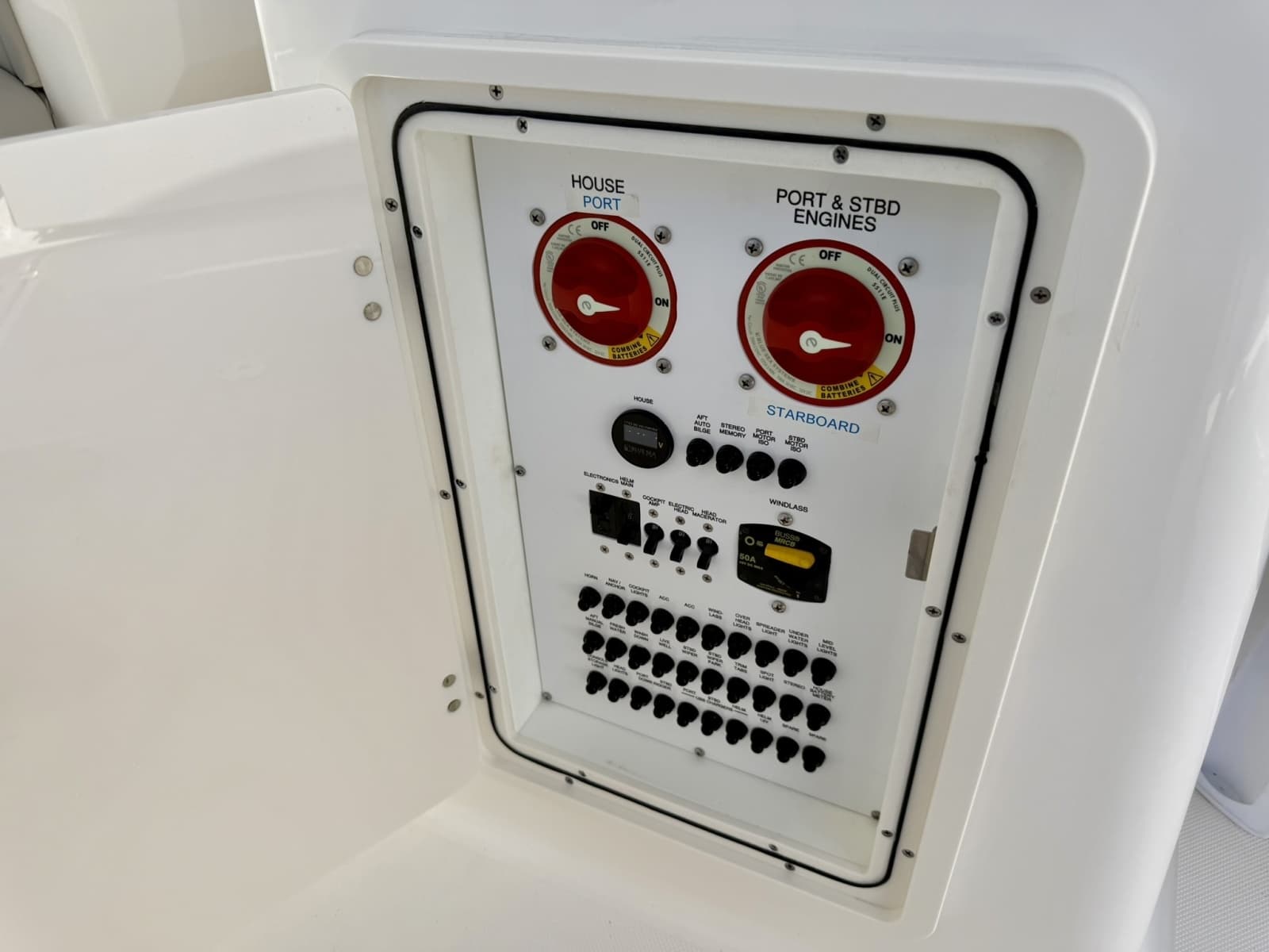 2022 Pursuit DC 266 Dual Console - Photo 26