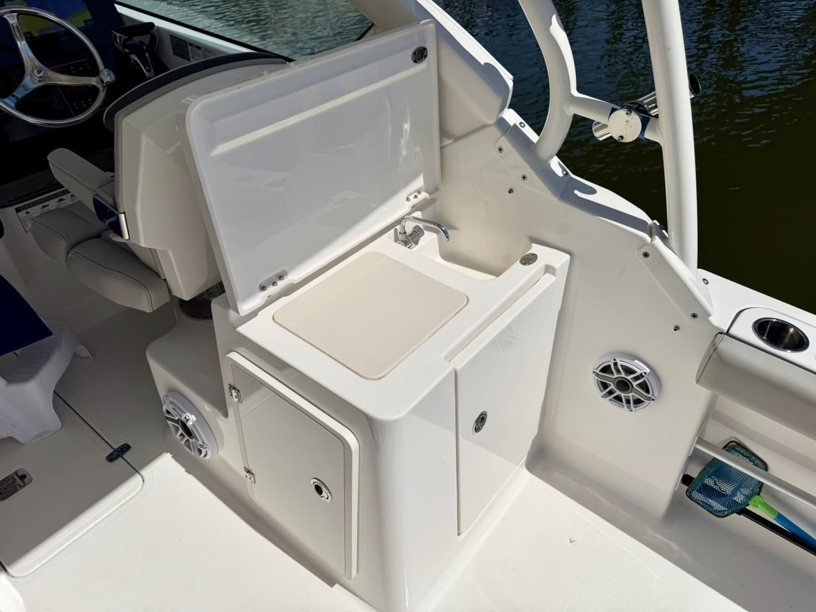 2022 Pursuit DC 266 Dual Console - Photo 22