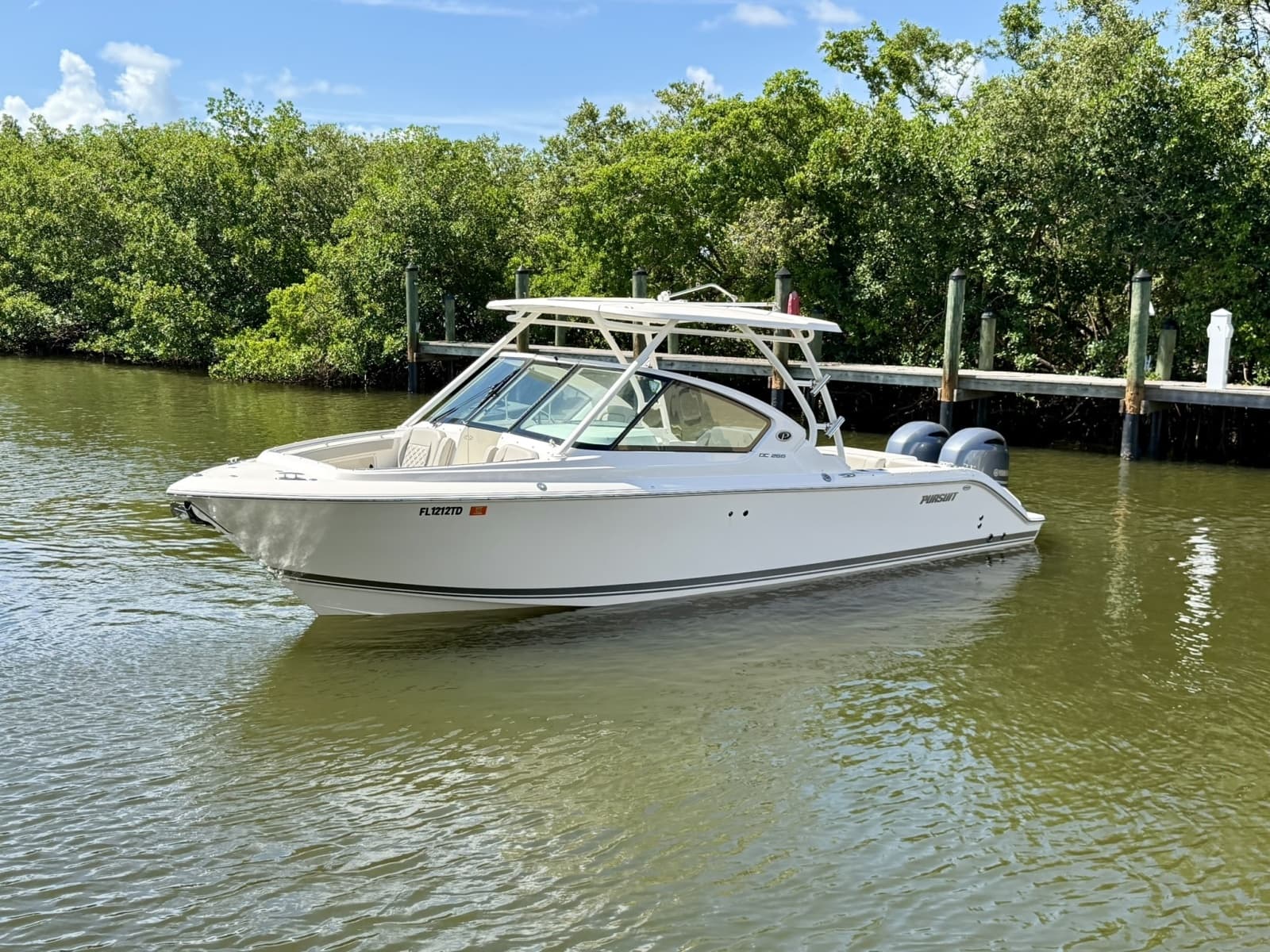 2022 Pursuit DC 266 Dual Console - Photo 1