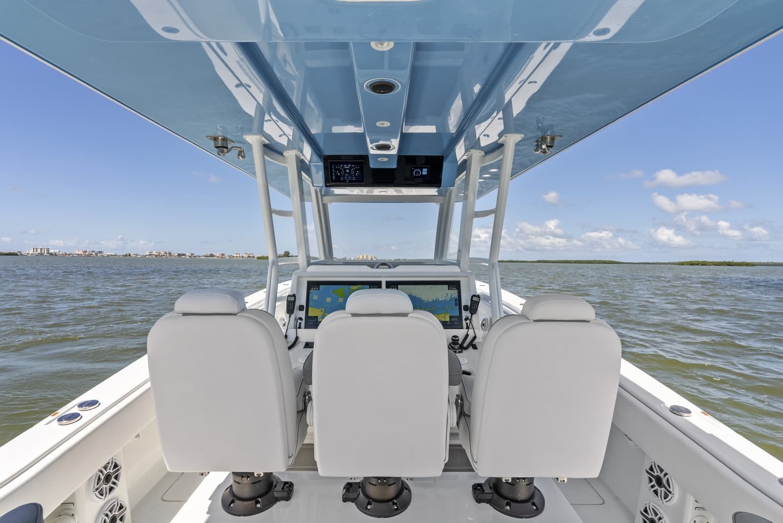 2026 Invincible 43 Open Fisherman - Photo 20
