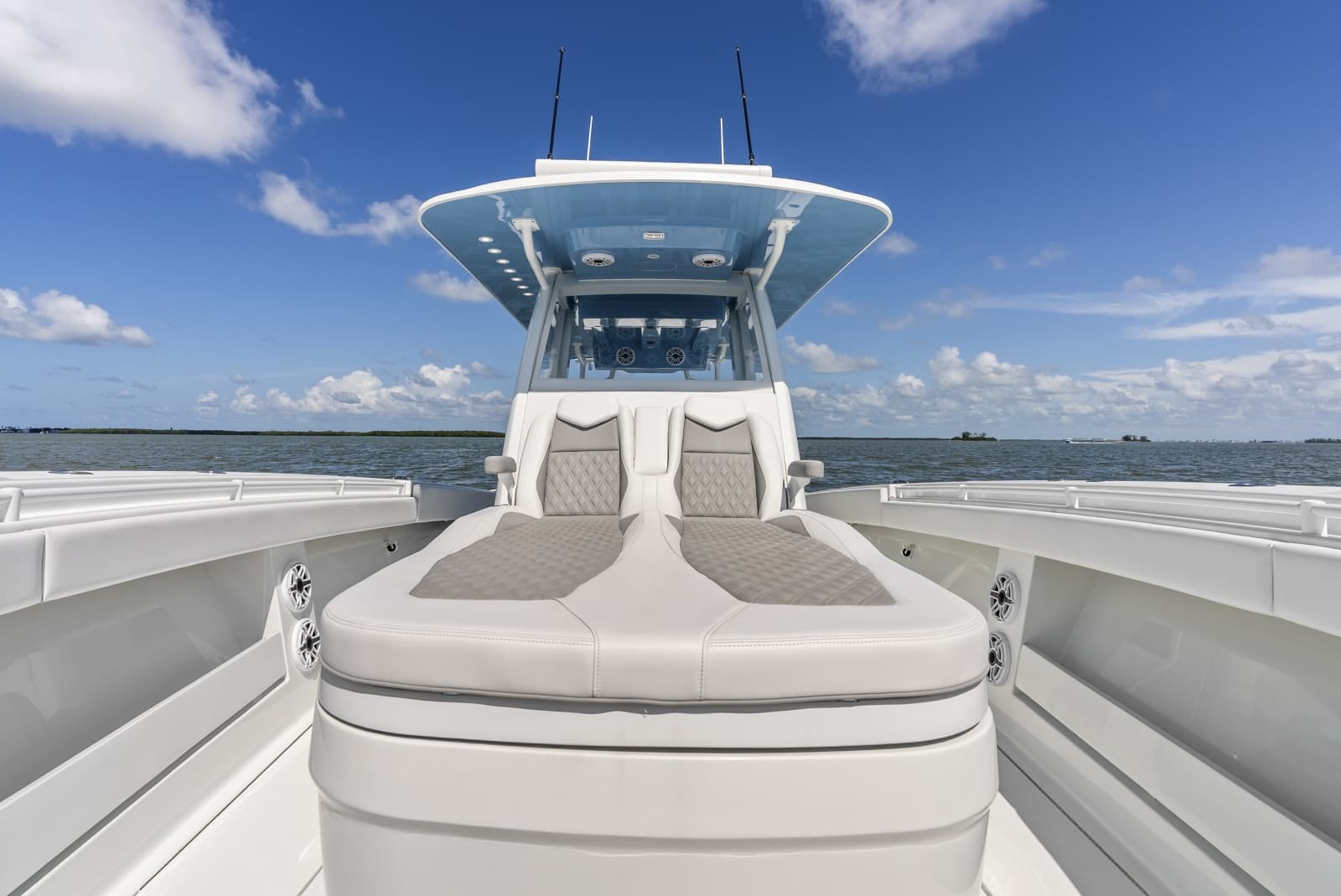 2026 Invincible 43 Open Fisherman - Photo 10