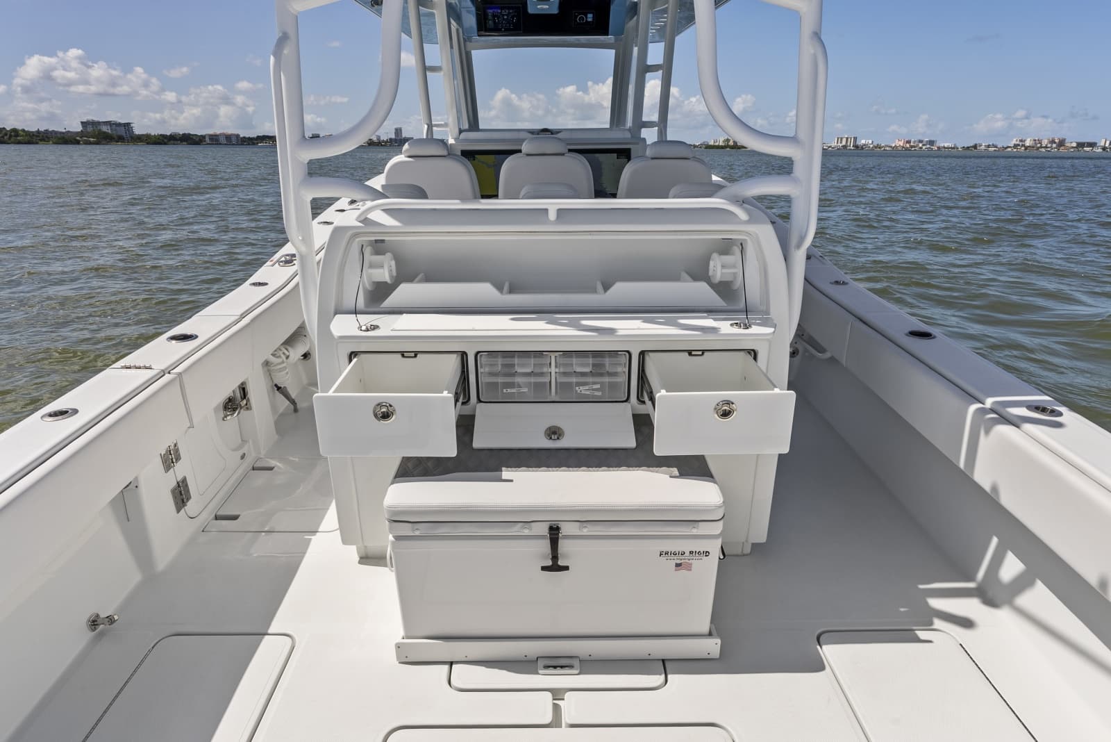 2026 Invincible 43 Open Fisherman - Photo 19