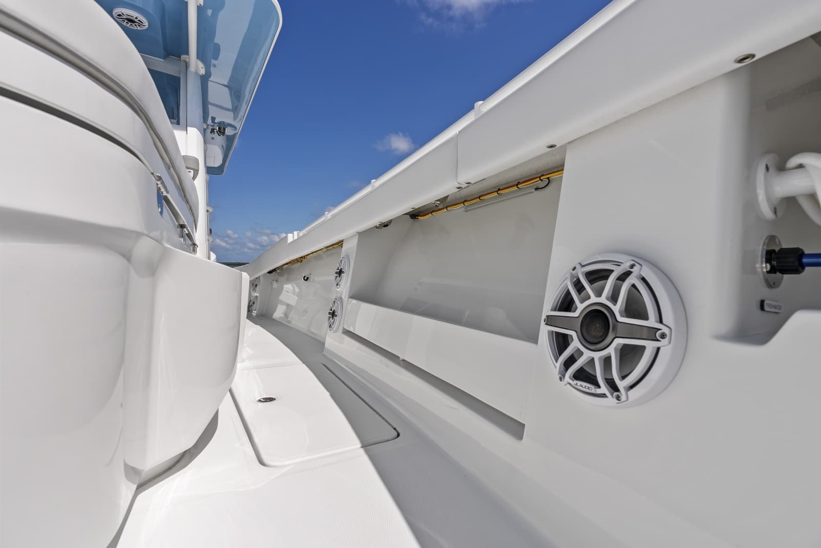 2026 Invincible 43 Open Fisherman - Photo 11