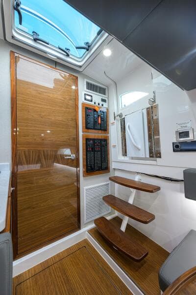 2023 Valhalla Boatworks V-46 - Photo 17