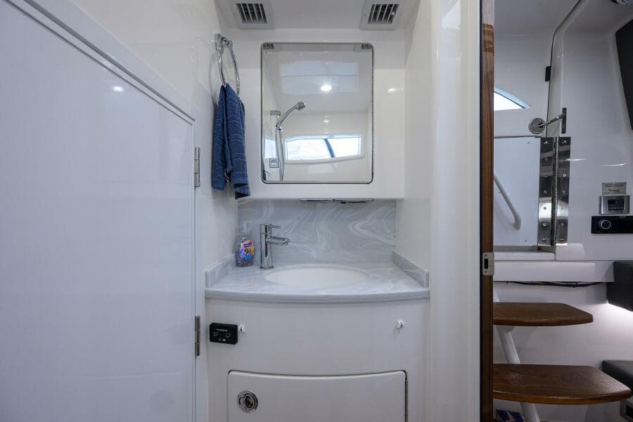 2023 Valhalla Boatworks V-46 - Photo 22