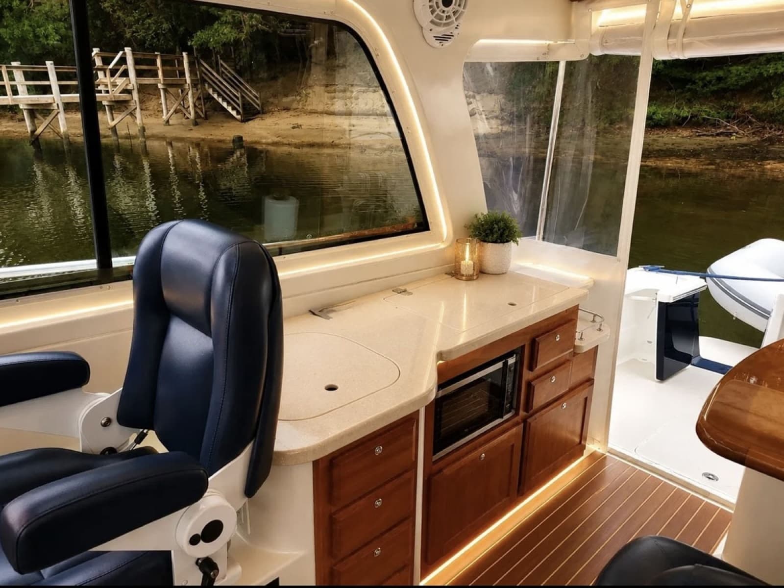 2010 Back Cove 33 - Photo 6