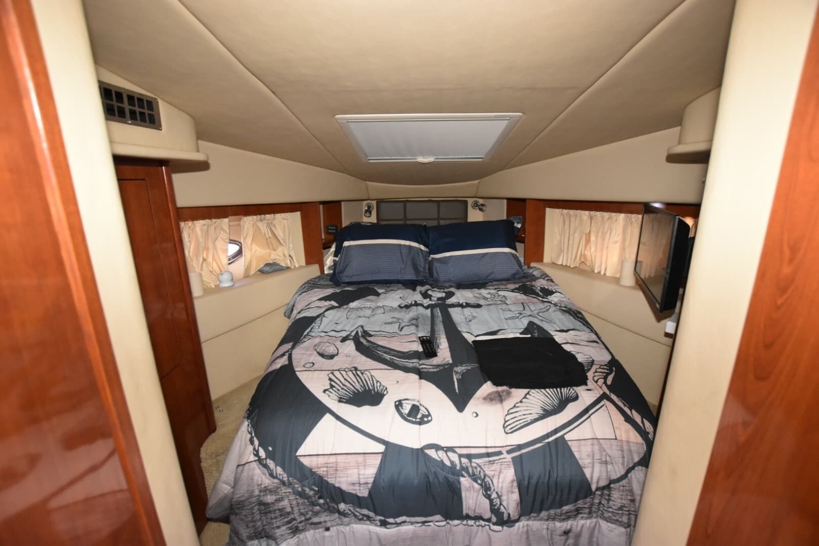 2007 Sea Ray 36 Sedan Bridge - Photo 11