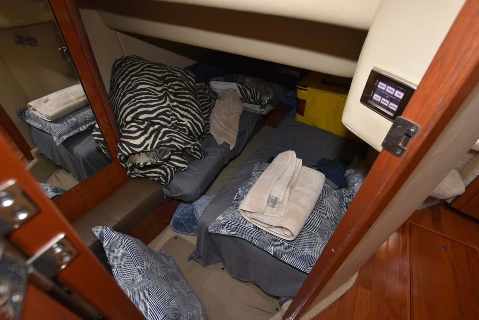 2007 Sea Ray 36 Sedan Bridge - Photo 20