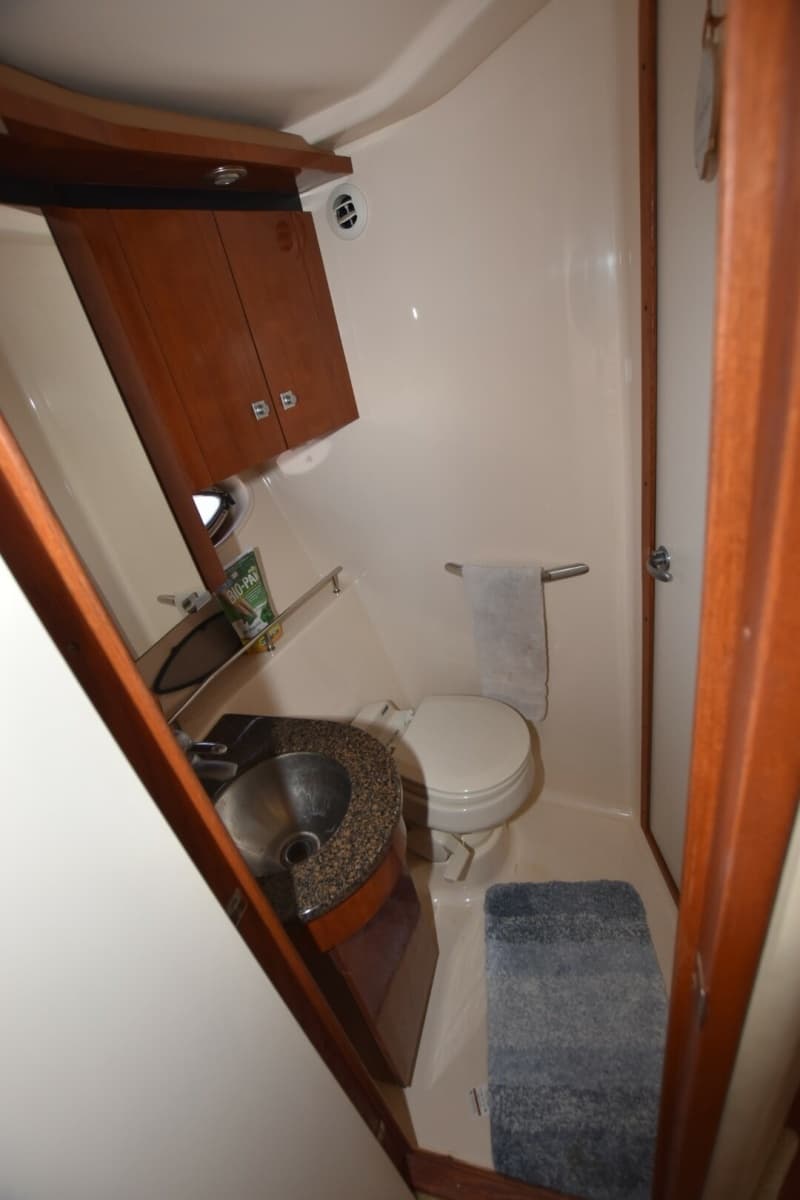 2007 Sea Ray 36 Sedan Bridge - Photo 22