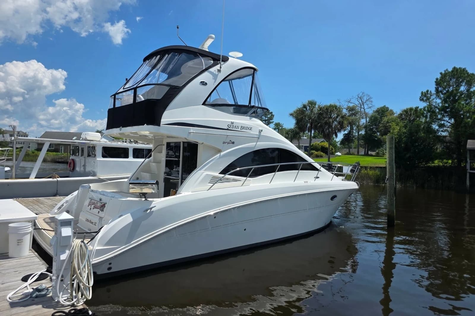 2007 Sea Ray 36 Sedan Bridge - Photo 2