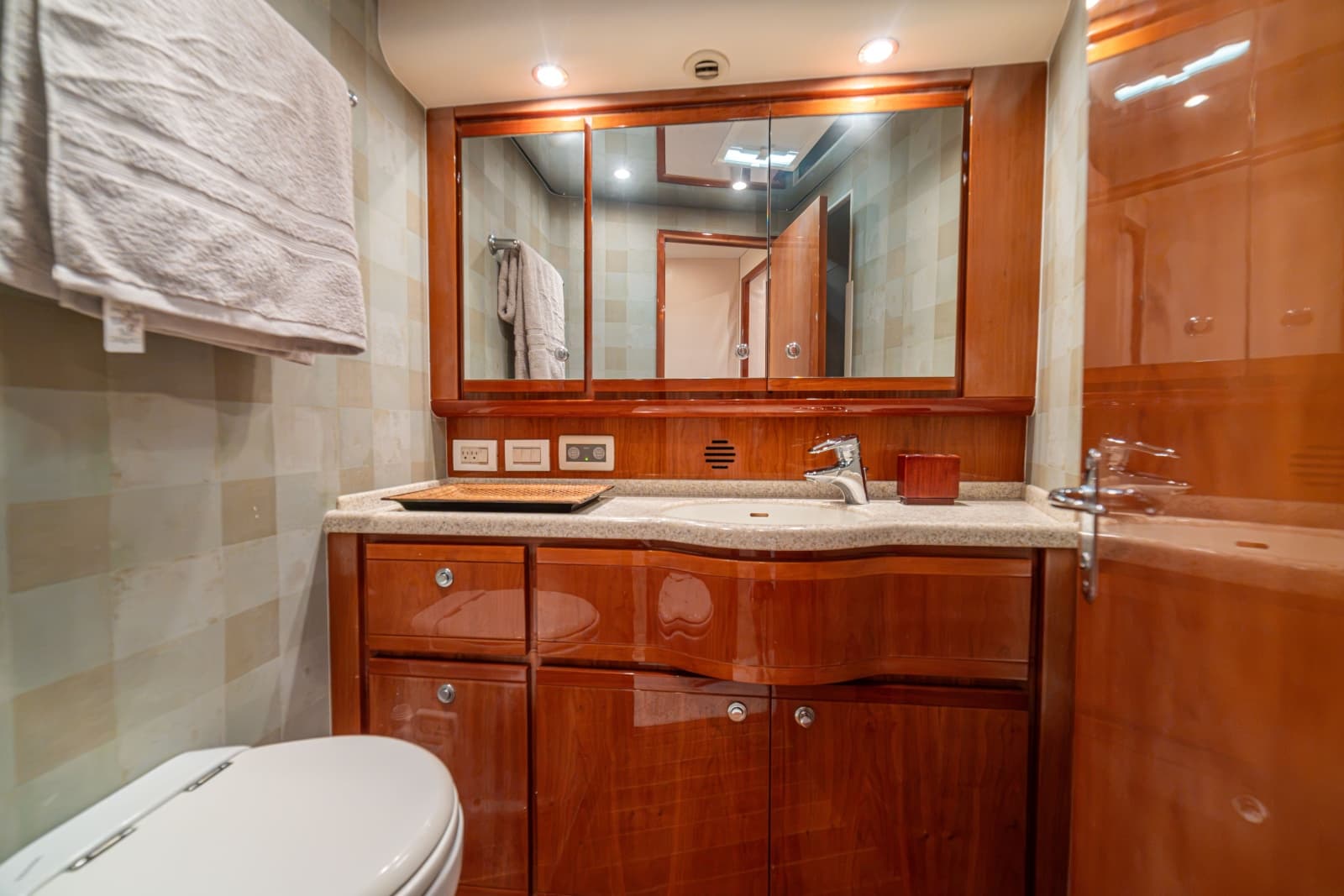 2003 Bertram 570 Convertible - Photo 92