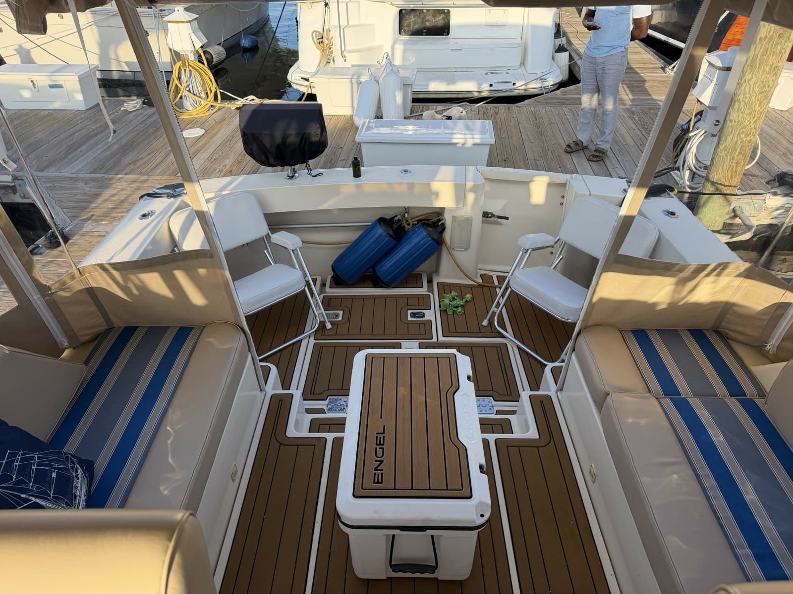 2006 Mainship Pilot 34 - Photo 11