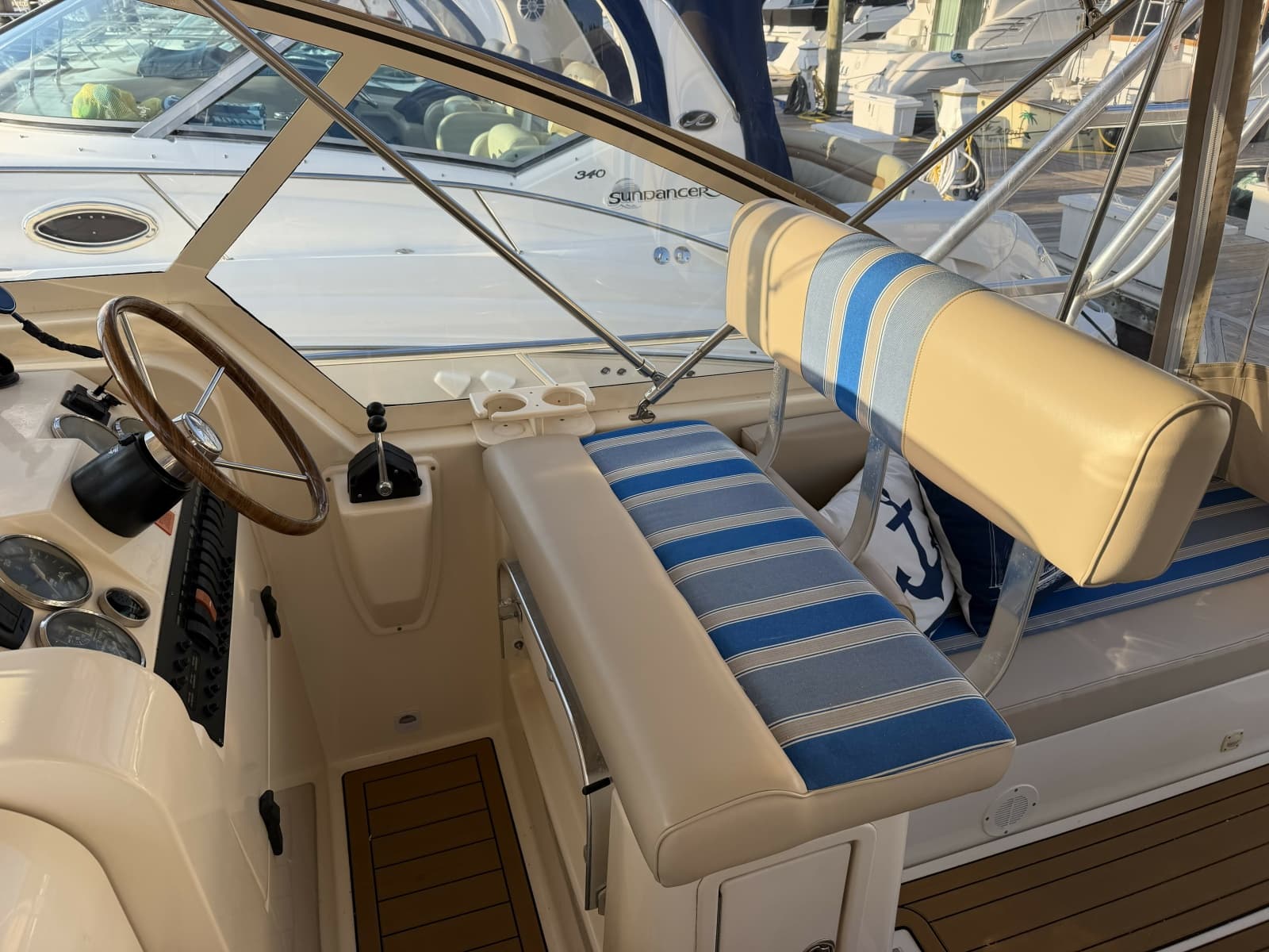 2006 Mainship Pilot 34 - Photo 10