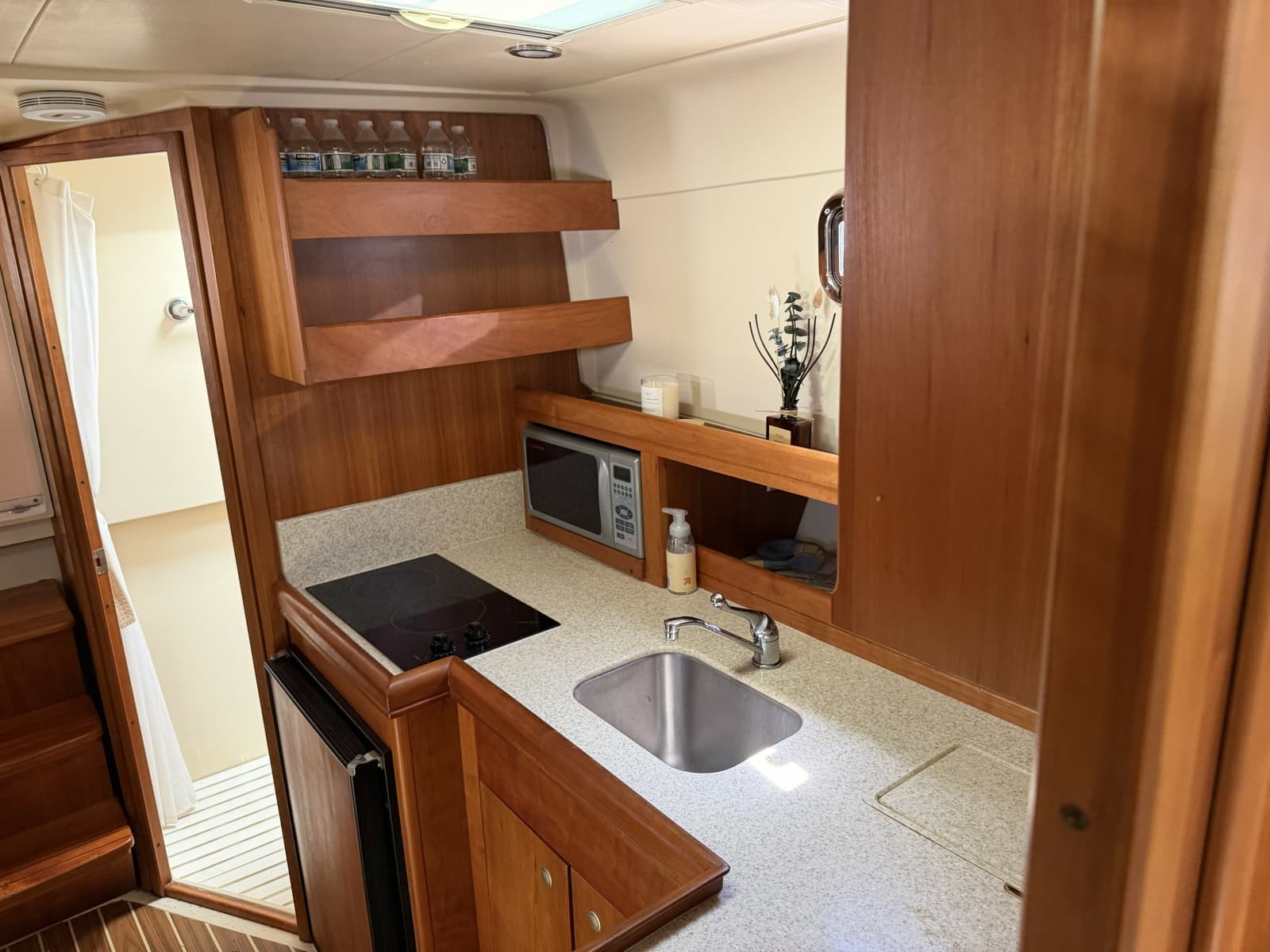 2006 Mainship Pilot 34 - Photo 18