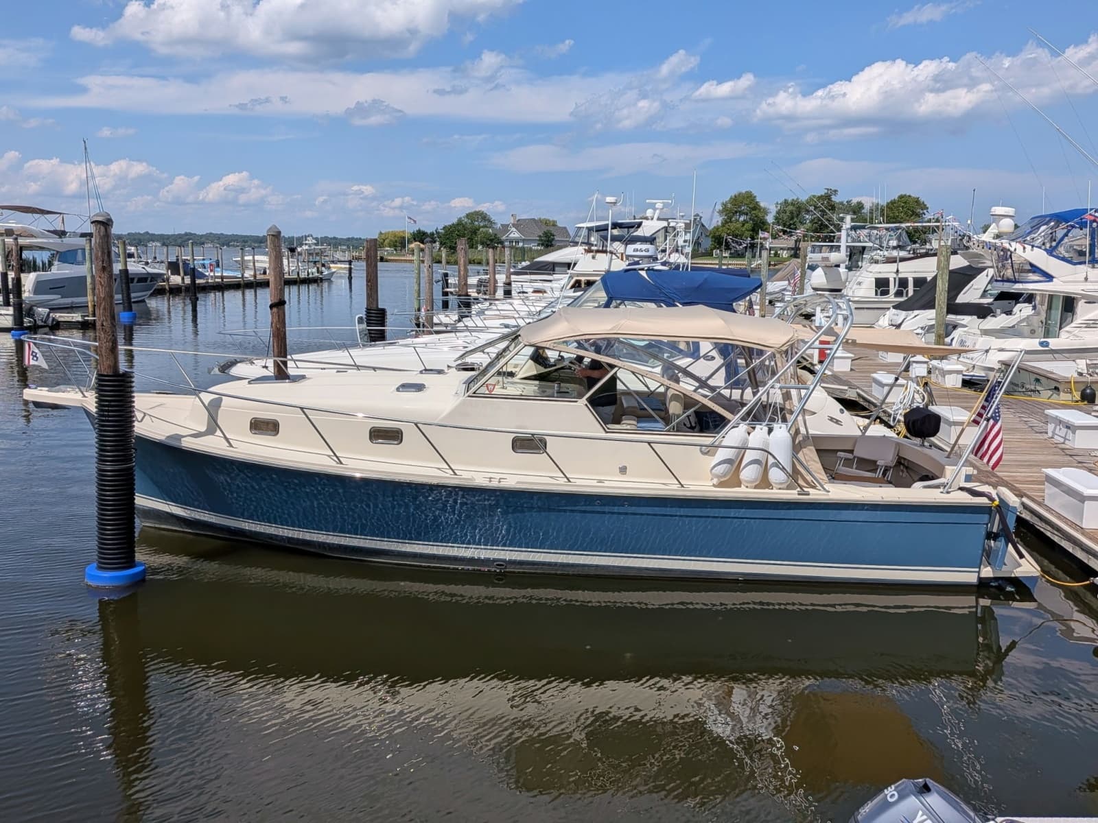 2006 Mainship Pilot 34 - Photo 2