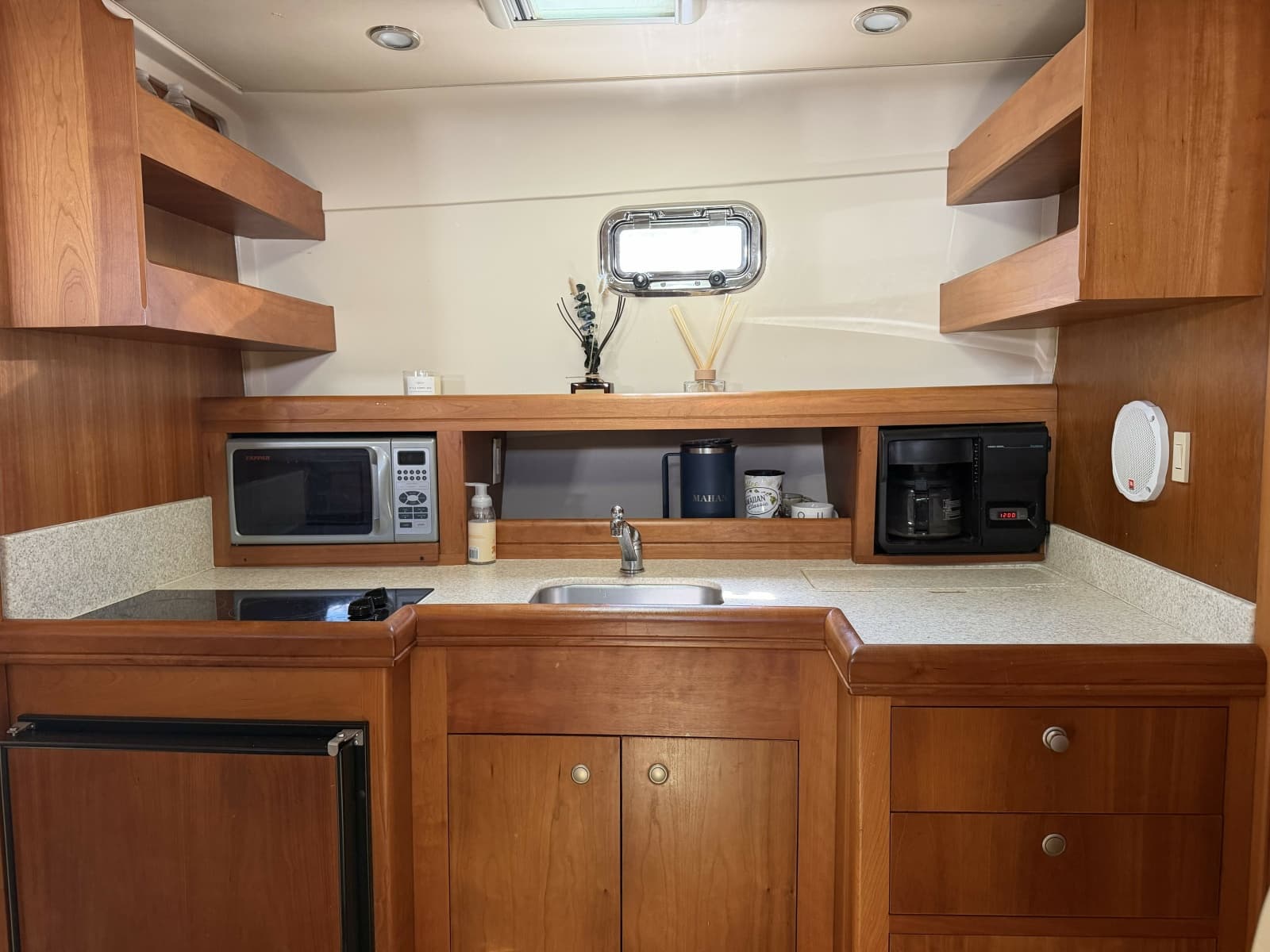 2006 Mainship Pilot 34 - Photo 20