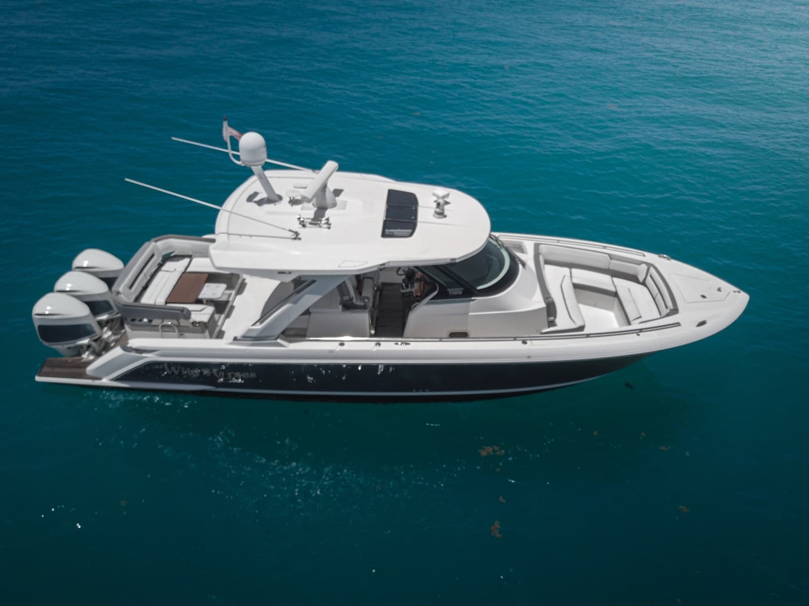 2018 Tiara Yachts  - Photo 3