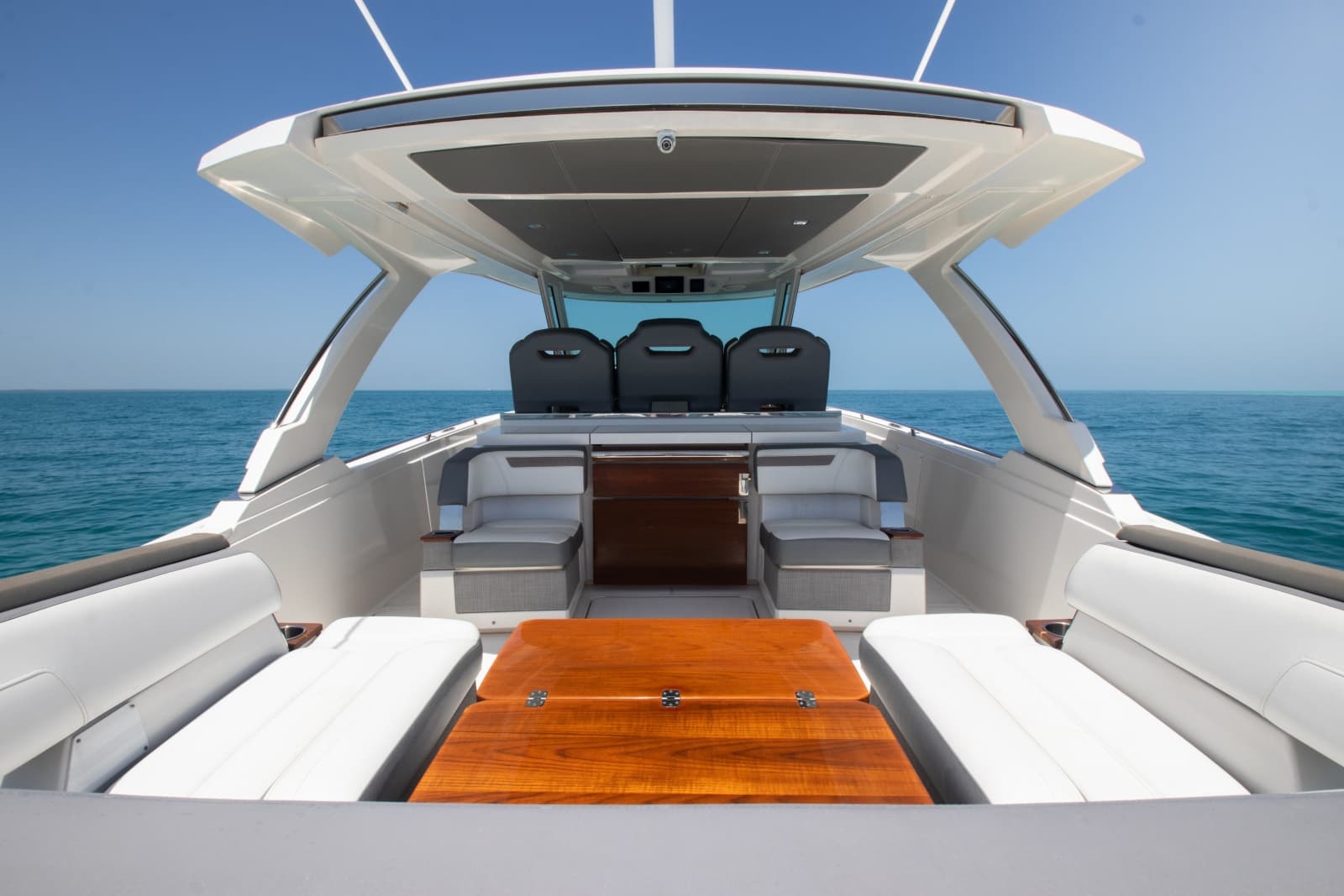 2018 Tiara Yachts  - Photo 9
