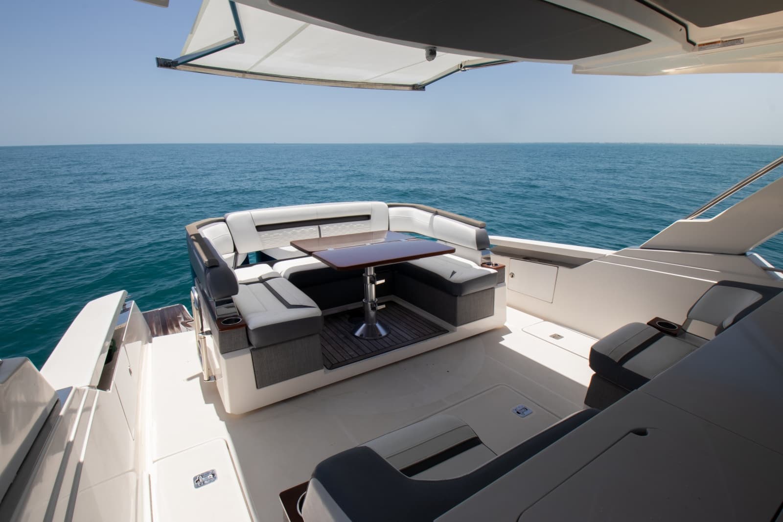 2018 Tiara Yachts  - Photo 10