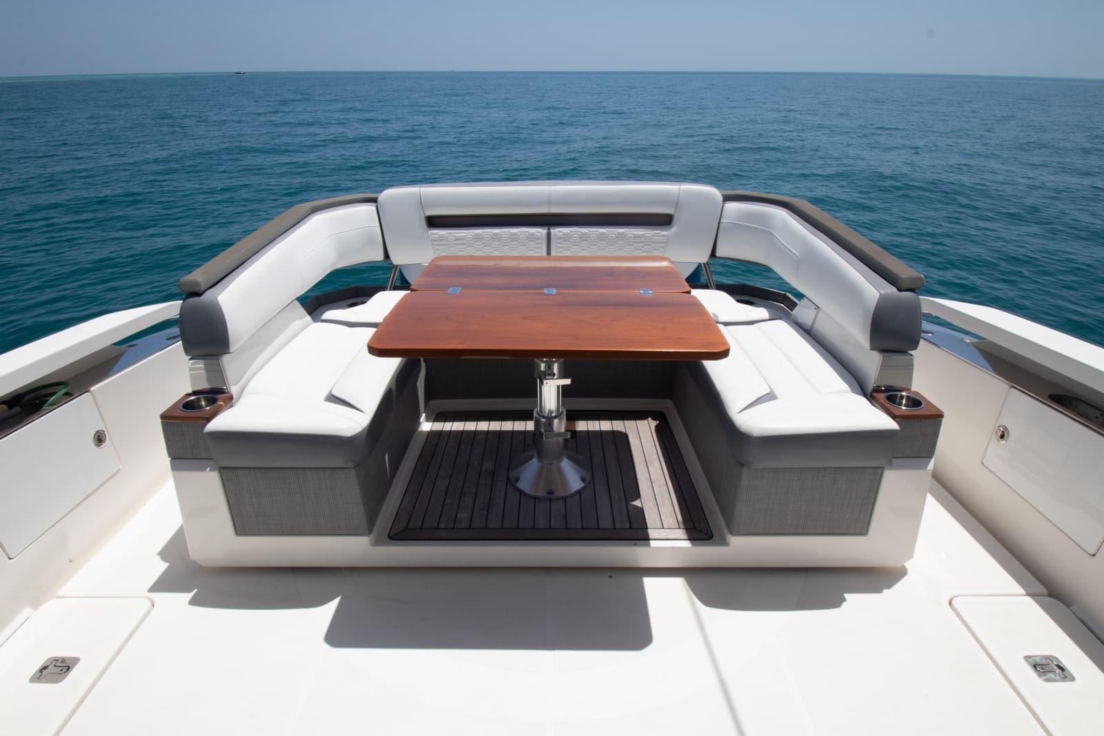 2018 Tiara Yachts  - Photo 12