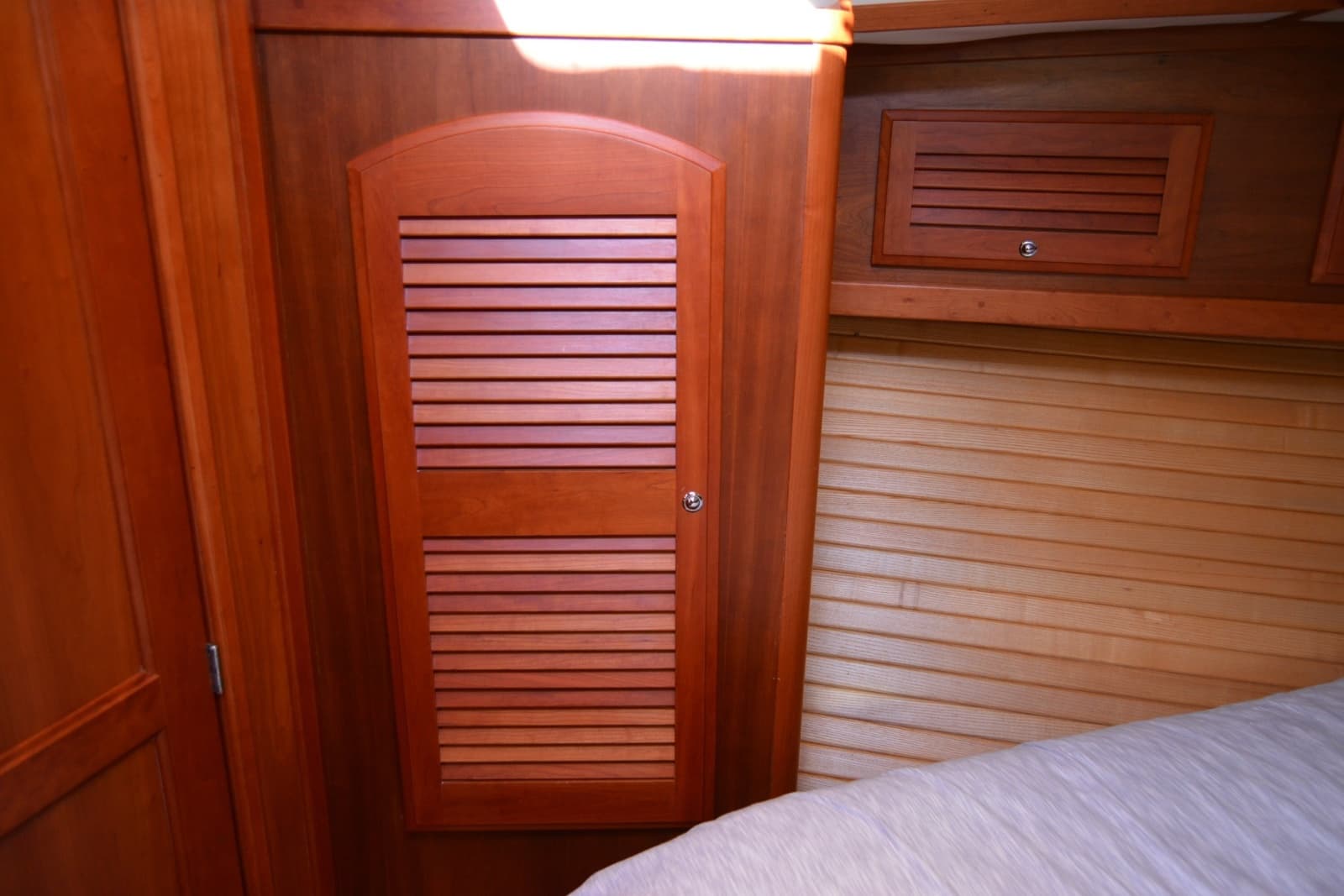 2005 Sabre 38 Express - Photo 88