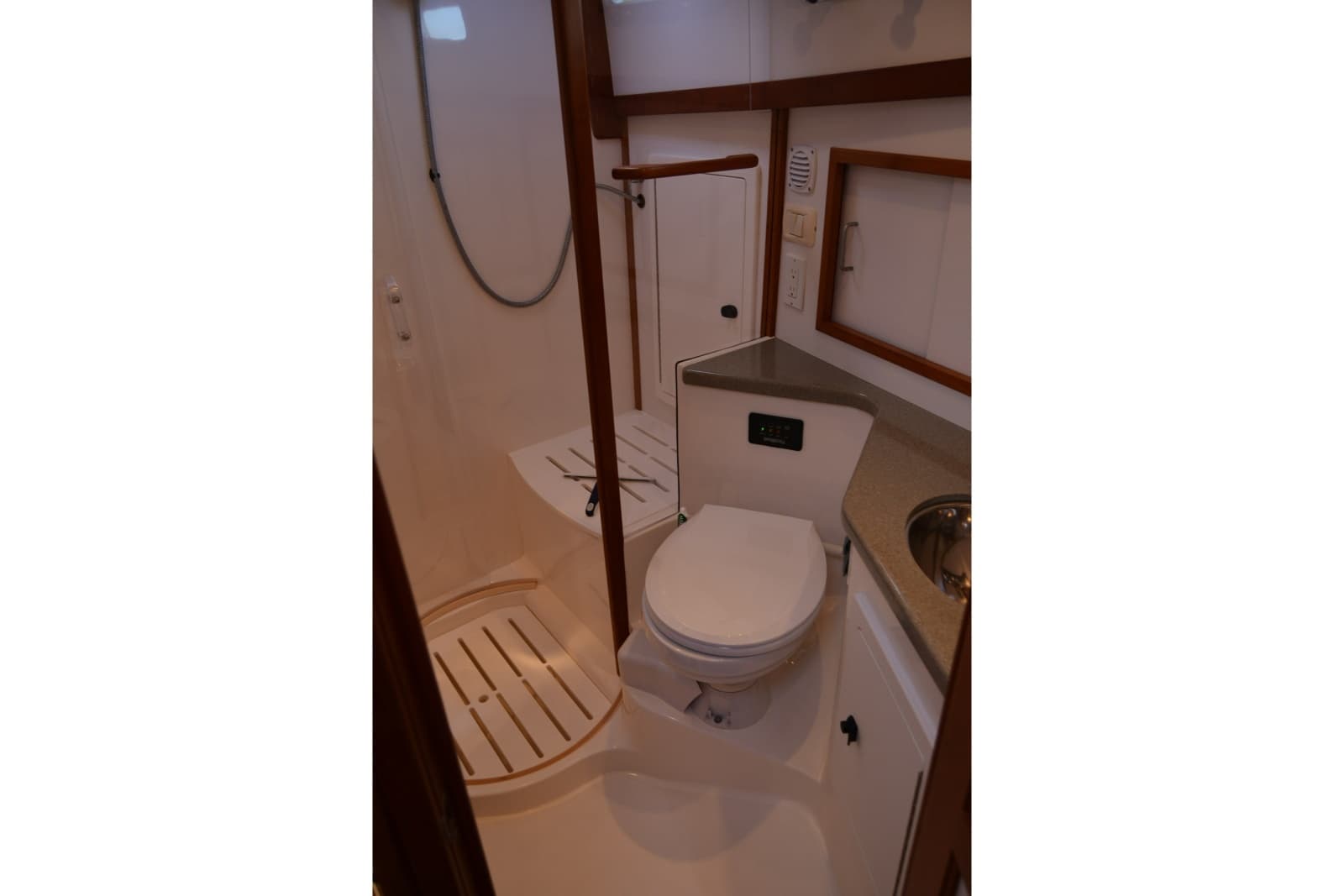 2005 Sabre 38 Express - Photo 90
