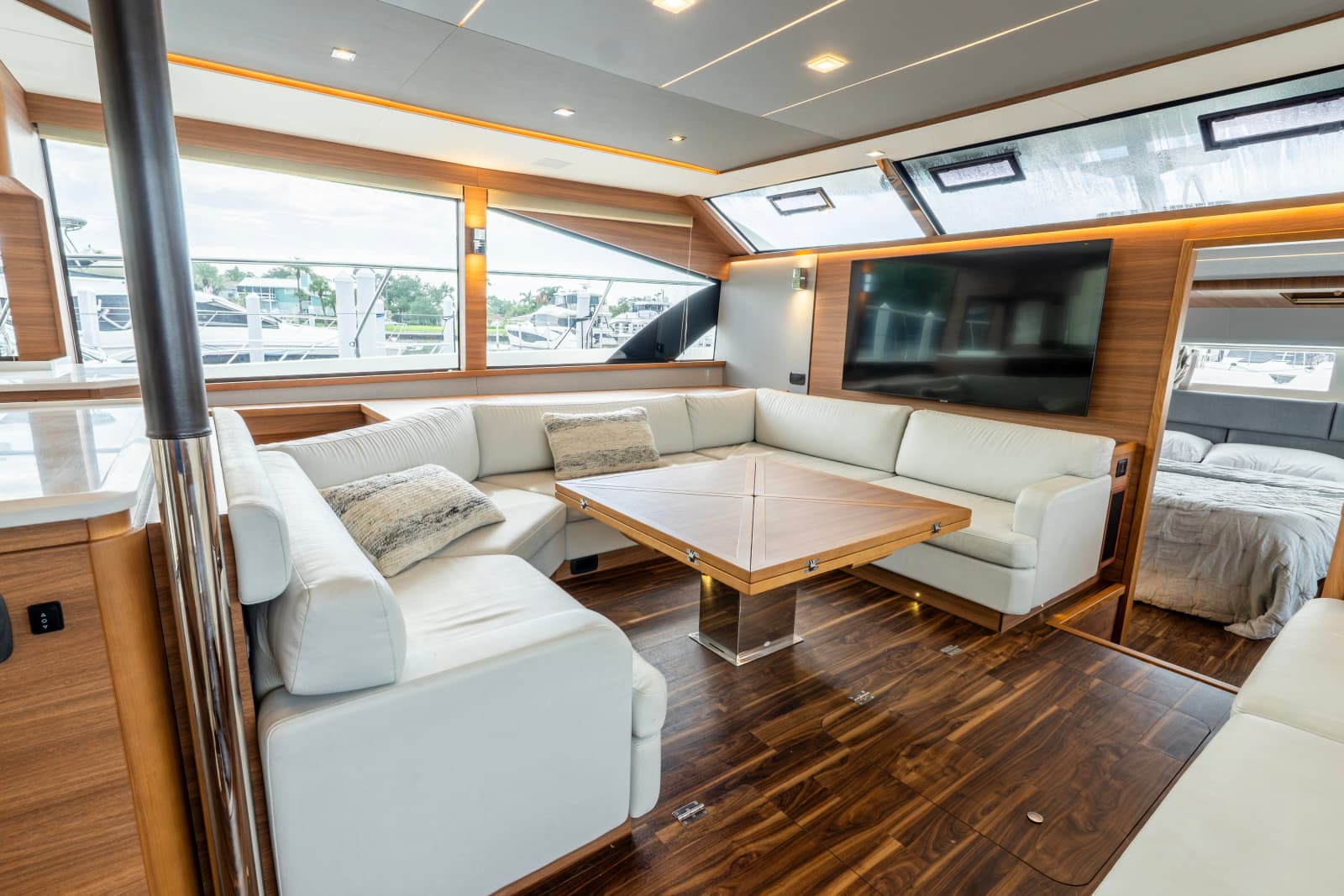 2023 Aquila 54 YACHT - Photo 10