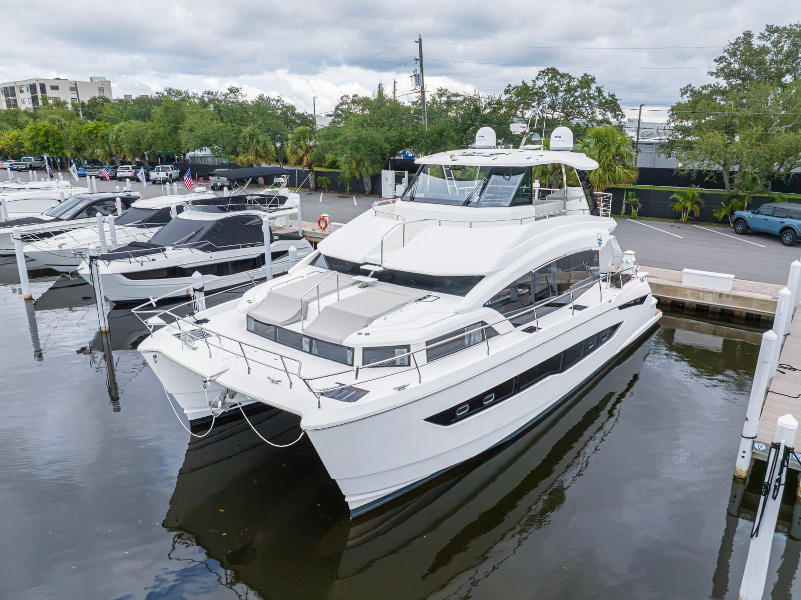 2023 Aquila 54 YACHT - Photo 1
