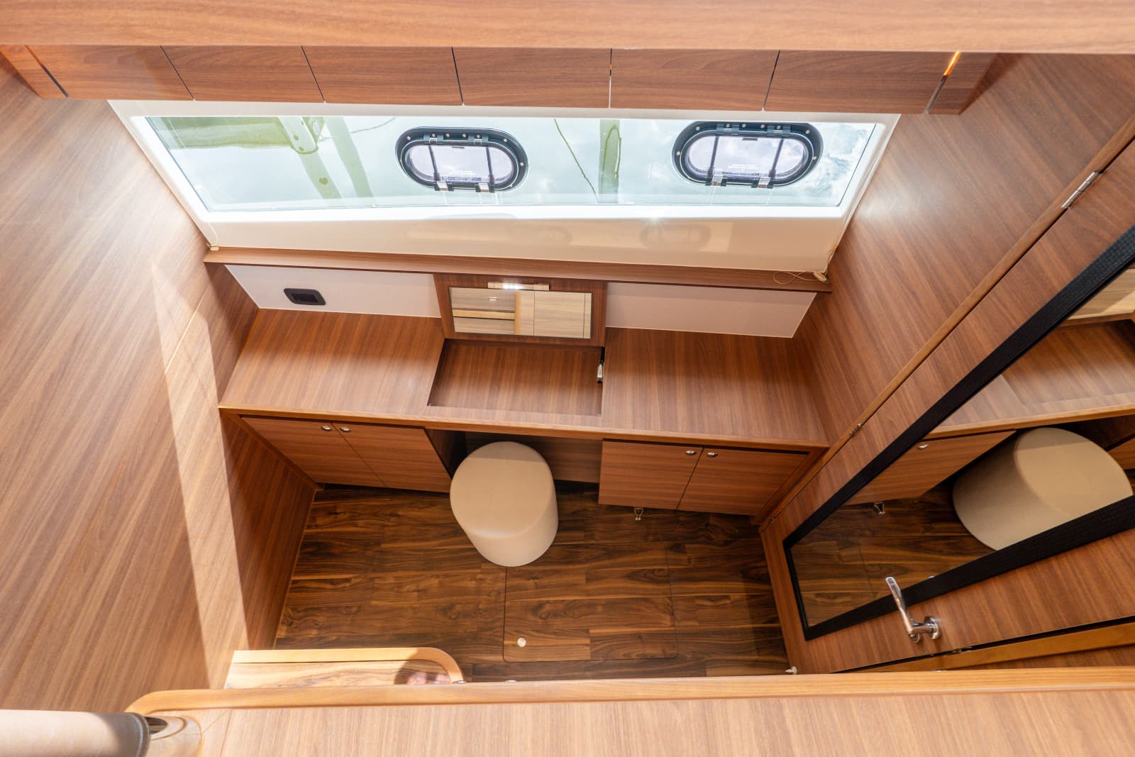 2023 Aquila 54 YACHT - Photo 17