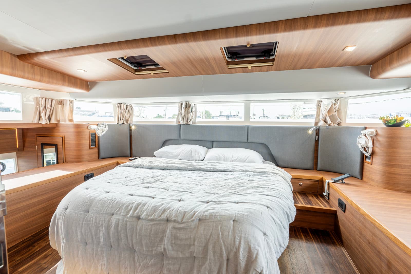 2023 Aquila 54 YACHT - Photo 16