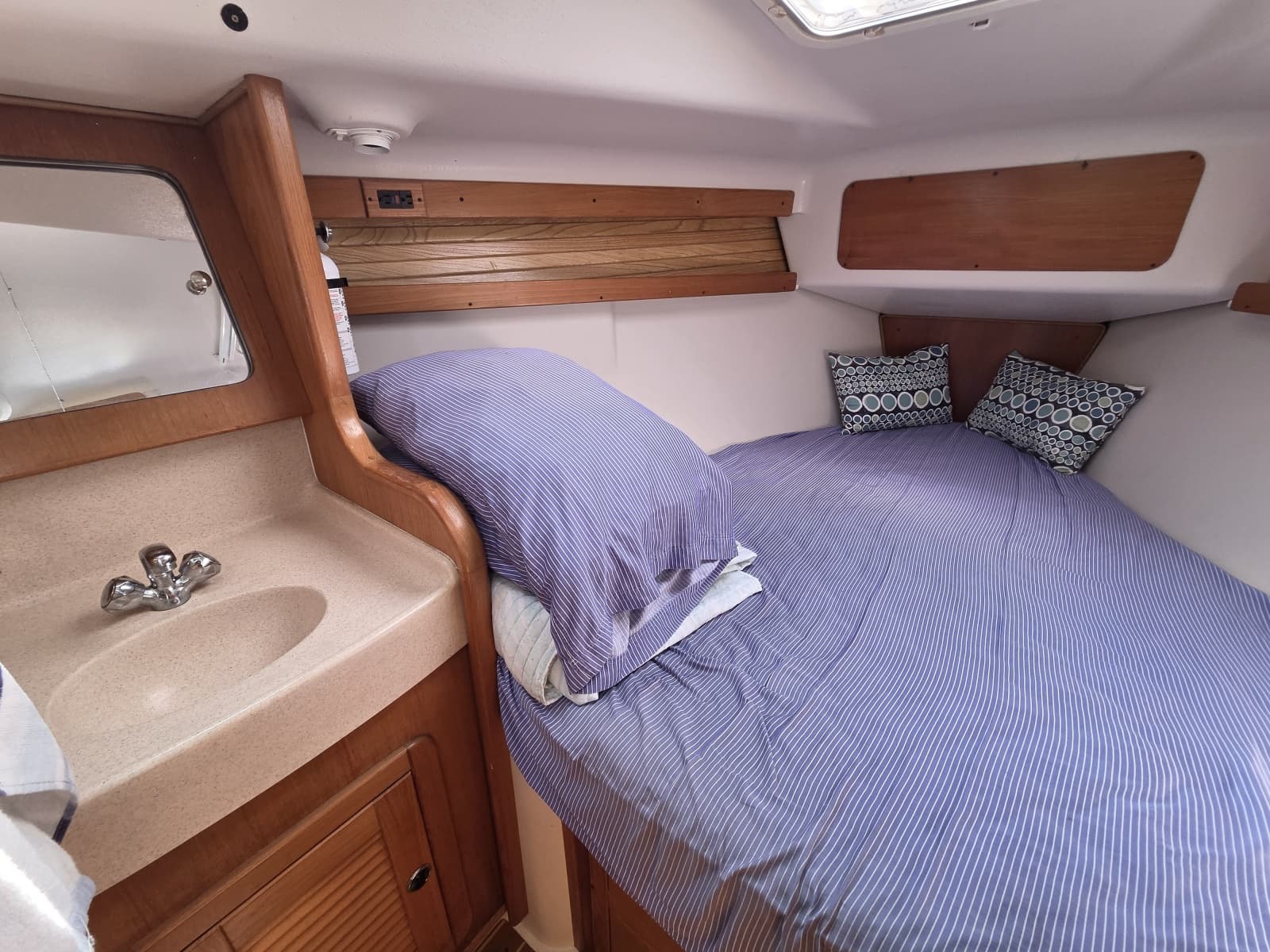 2002 Catalina 390 - Photo 17