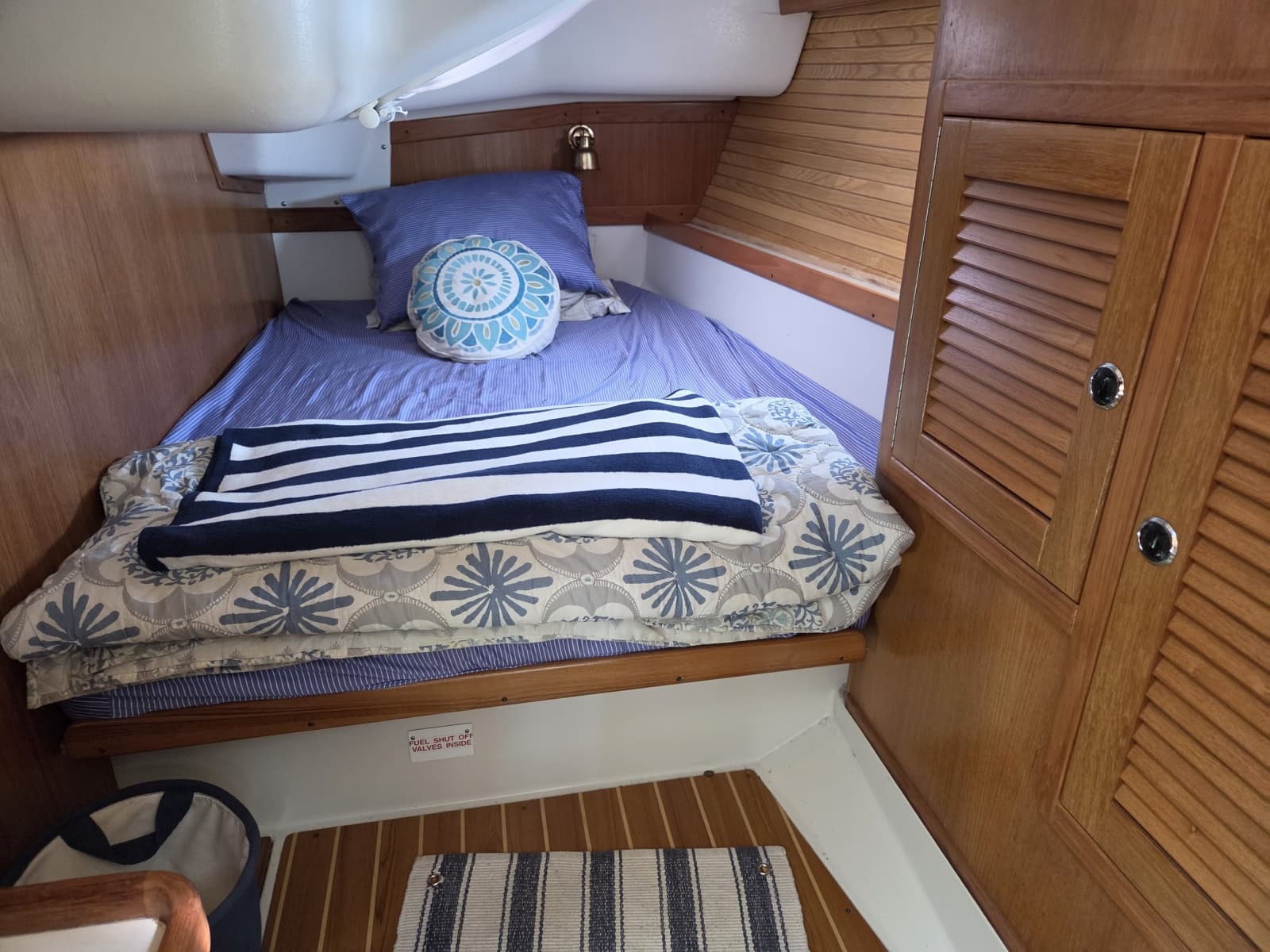 2002 Catalina 390 - Photo 22
