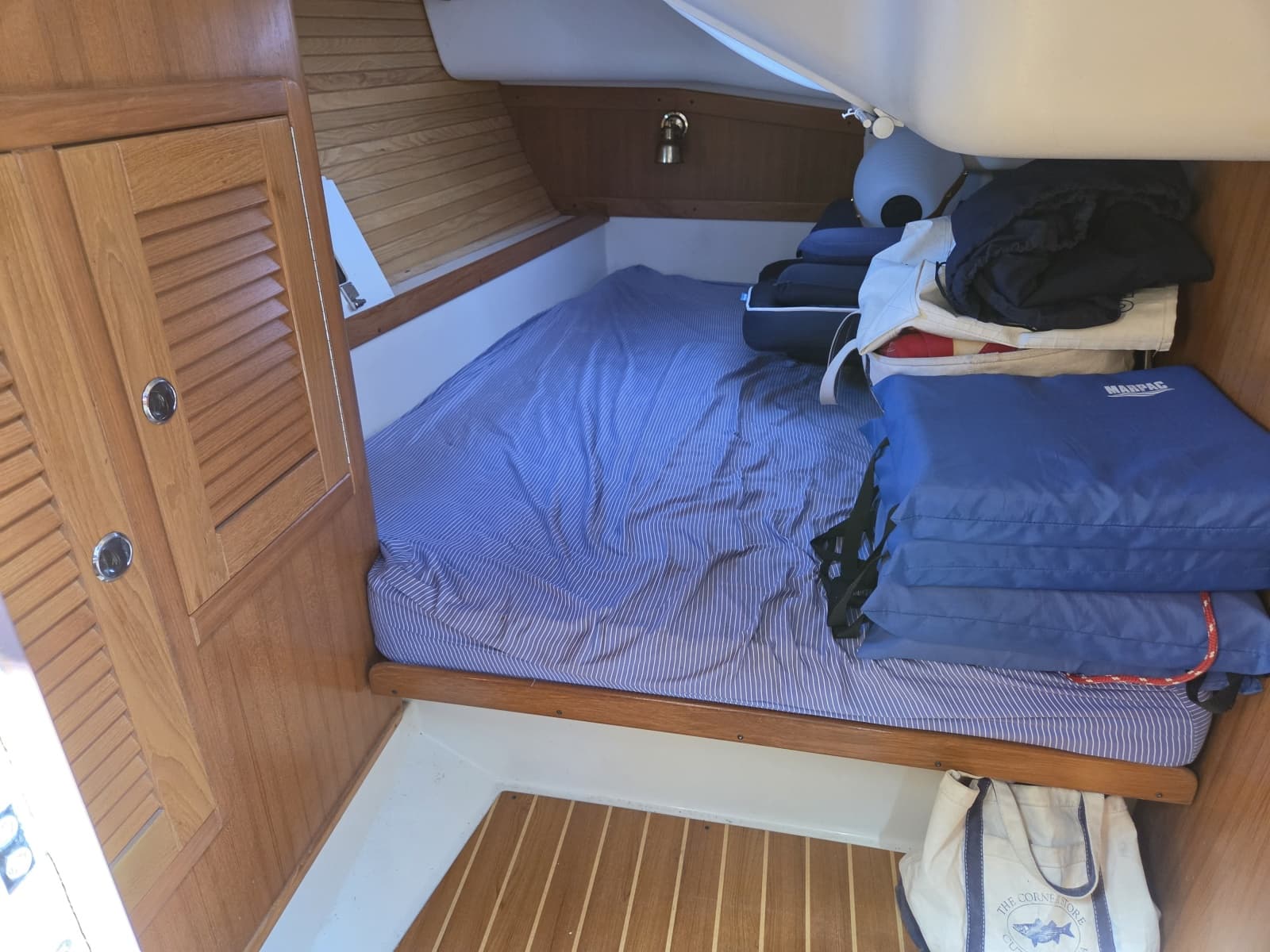 2002 Catalina 390 - Photo 21